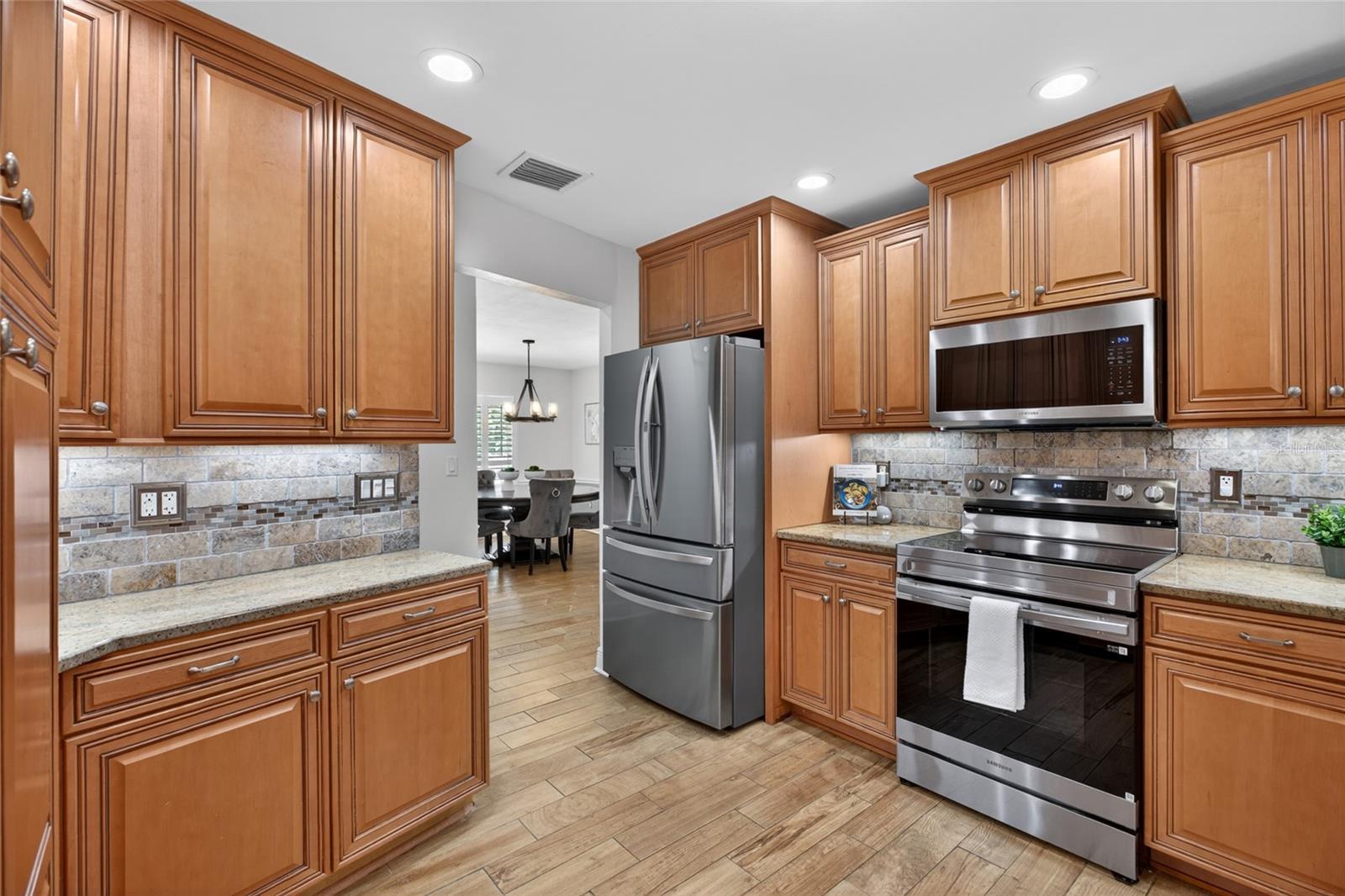 1026 CRYSTAL LAKE RD, LUTZ, FL, 33548