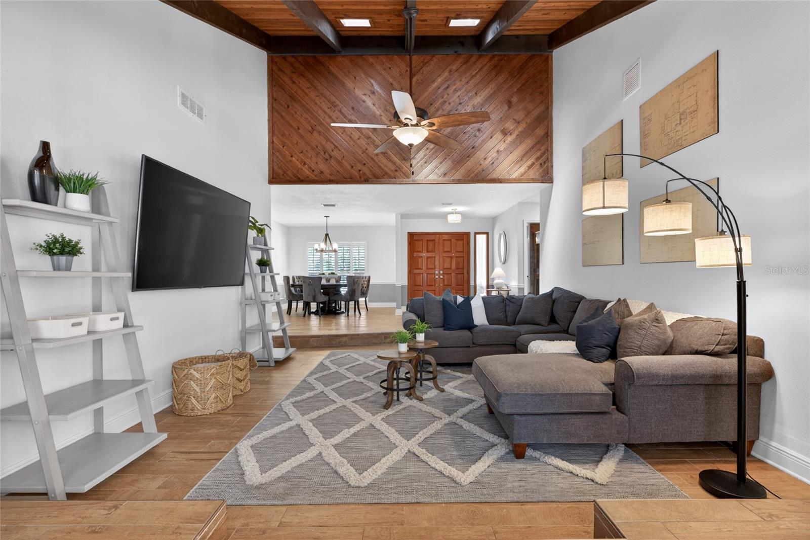 1026 CRYSTAL LAKE RD, LUTZ, FL, 33548