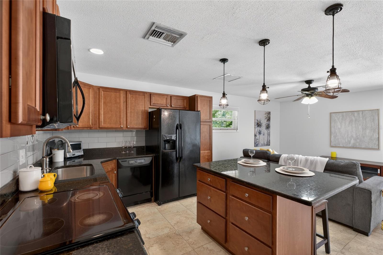 1026 CRYSTAL LAKE RD, LUTZ, FL, 33548