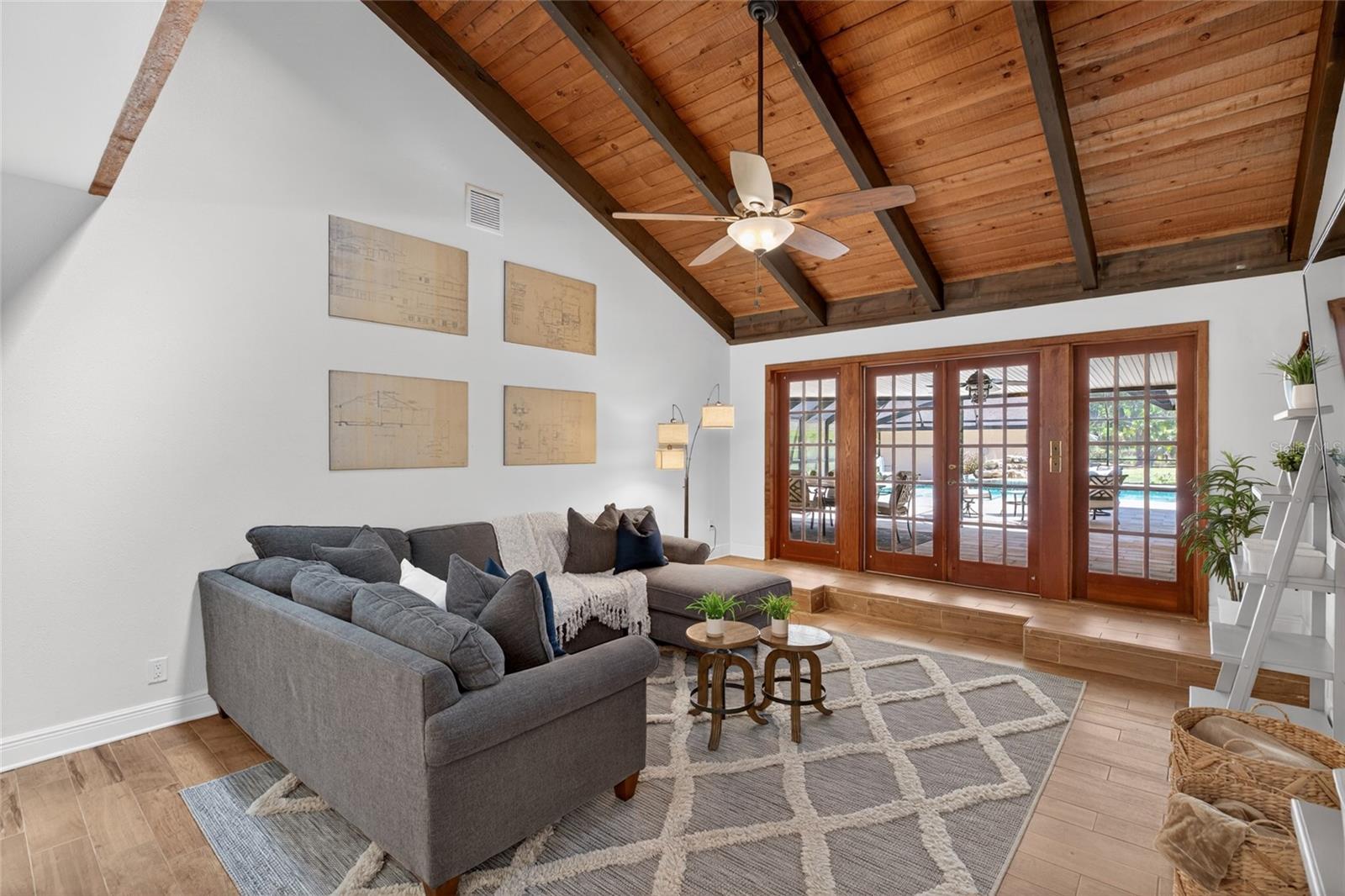 1026 CRYSTAL LAKE RD, LUTZ, FL, 33548