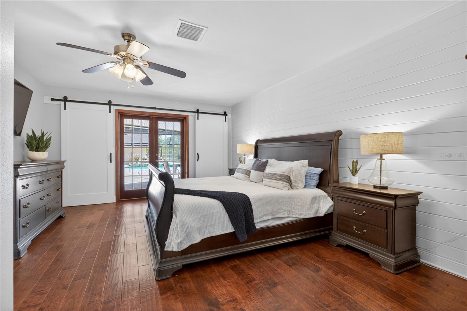 1026 CRYSTAL LAKE RD, LUTZ, FL, 33548