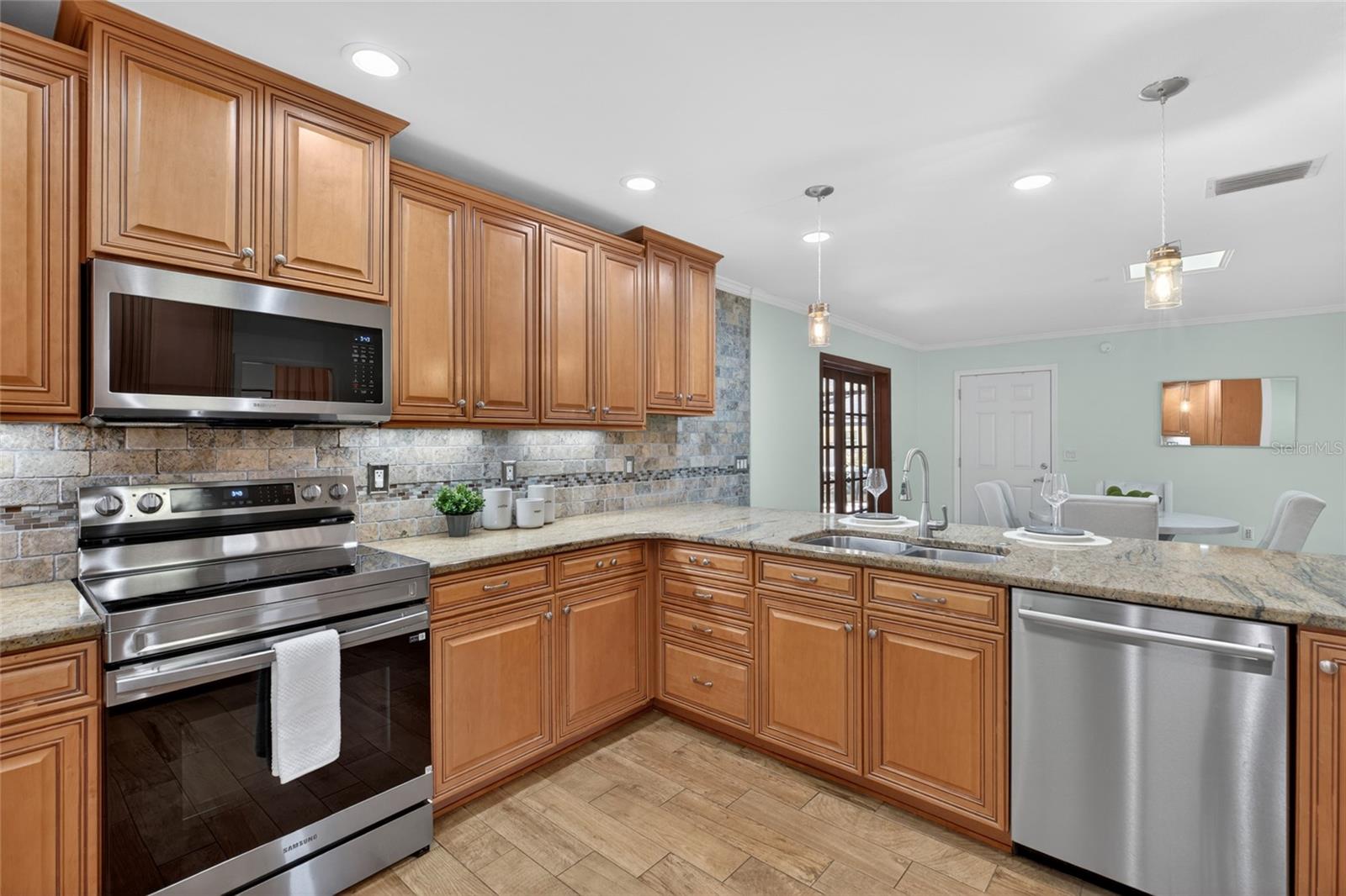 1026 CRYSTAL LAKE RD, LUTZ, FL, 33548