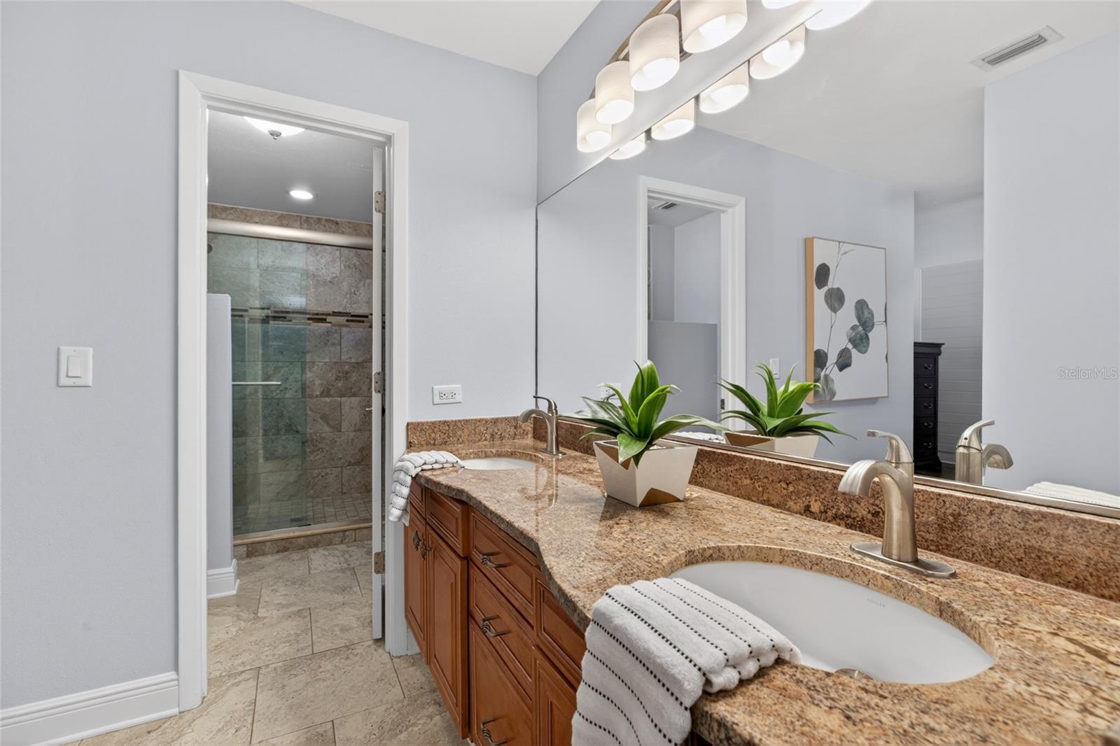 1026 CRYSTAL LAKE RD, LUTZ, FL, 33548