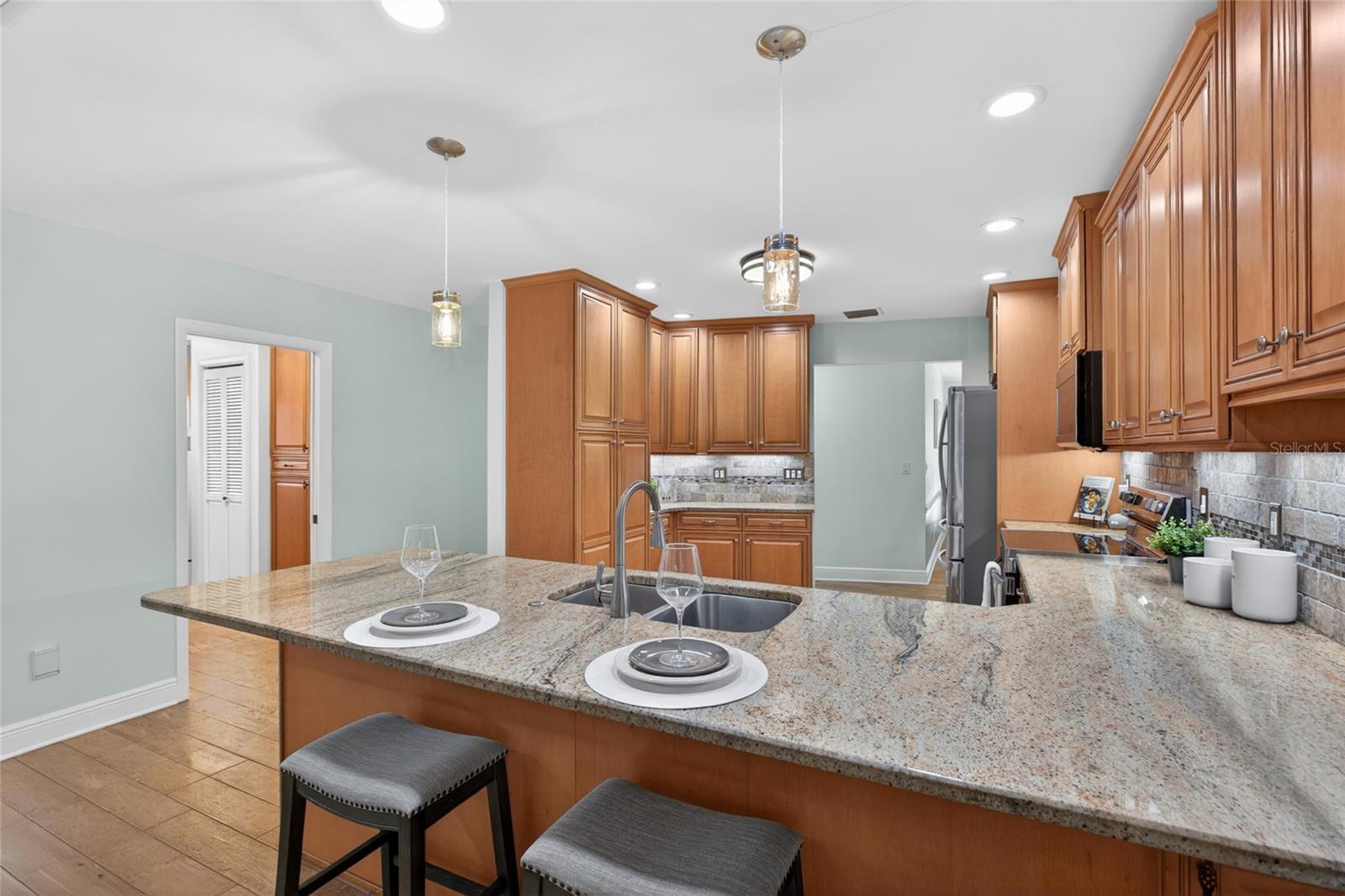 1026 CRYSTAL LAKE RD, LUTZ, FL, 33548