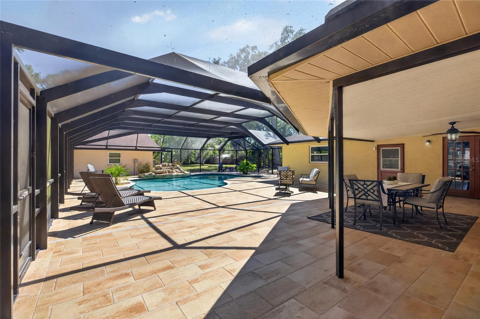 1026 CRYSTAL LAKE RD, LUTZ, FL, 33548