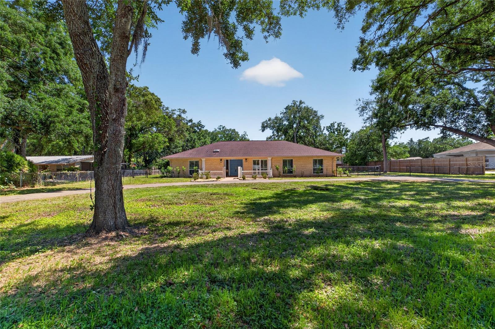 1026 CRYSTAL LAKE RD, LUTZ, FL, 33548