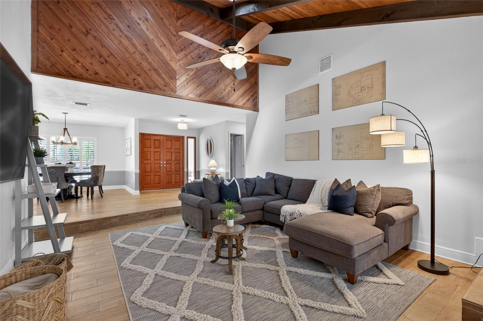 1026 CRYSTAL LAKE RD, LUTZ, FL, 33548