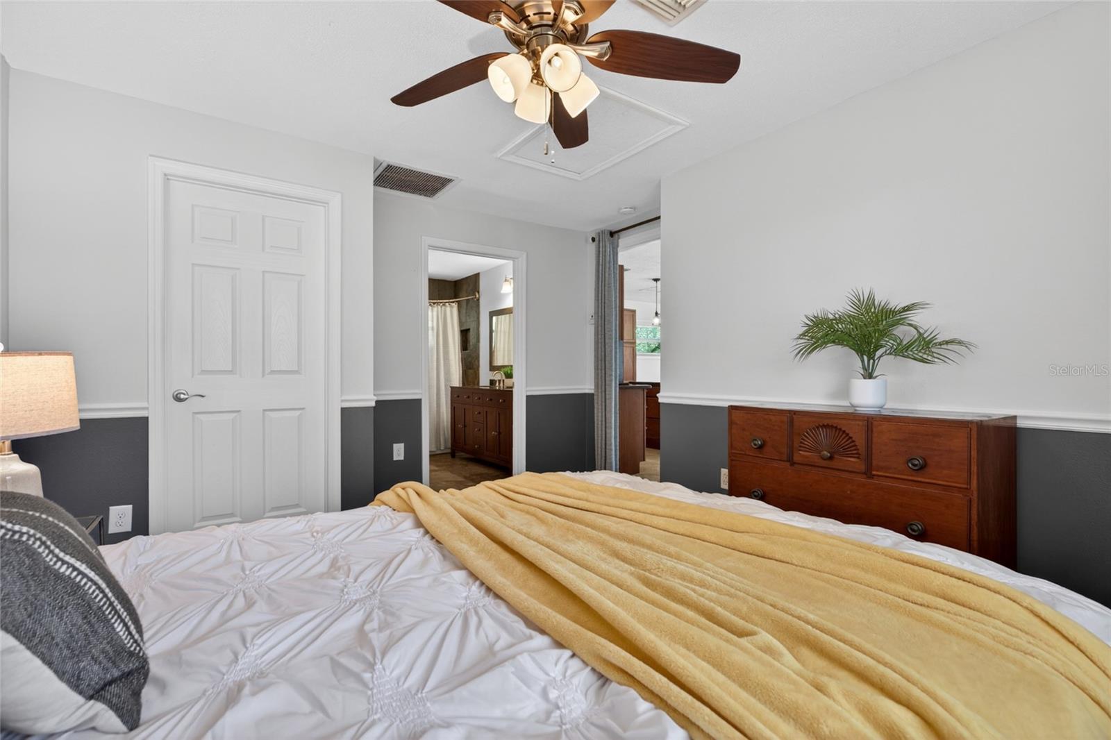 1026 CRYSTAL LAKE RD, LUTZ, FL, 33548