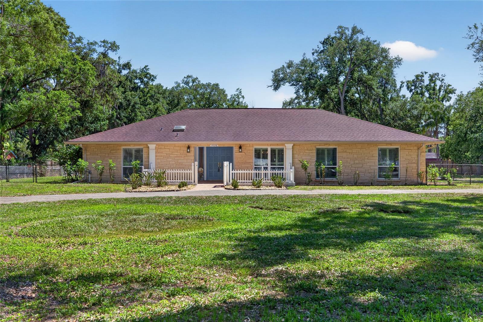 1026 CRYSTAL LAKE RD, LUTZ, FL, 33548