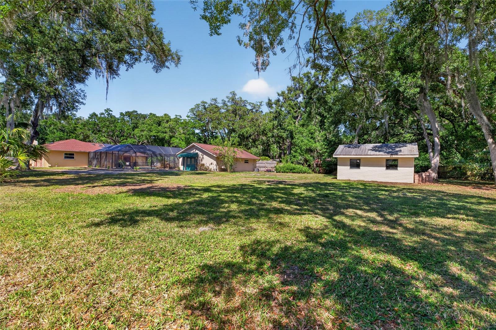 1026 CRYSTAL LAKE RD, LUTZ, FL, 33548