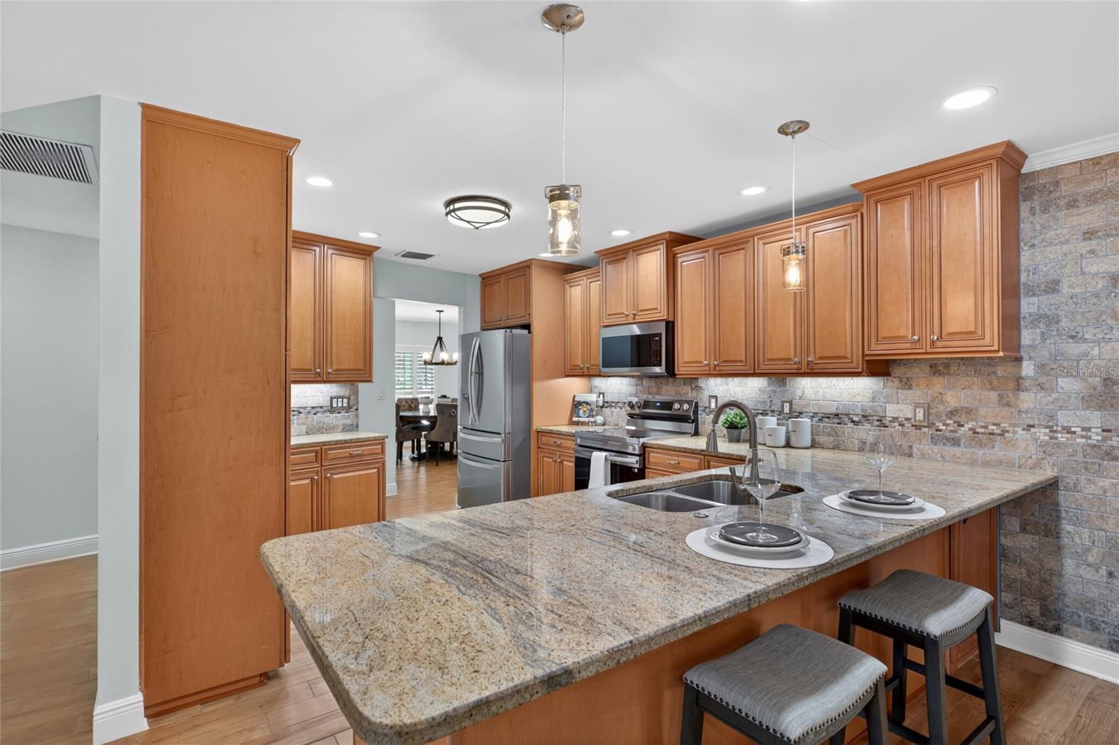 1026 CRYSTAL LAKE RD, LUTZ, FL, 33548