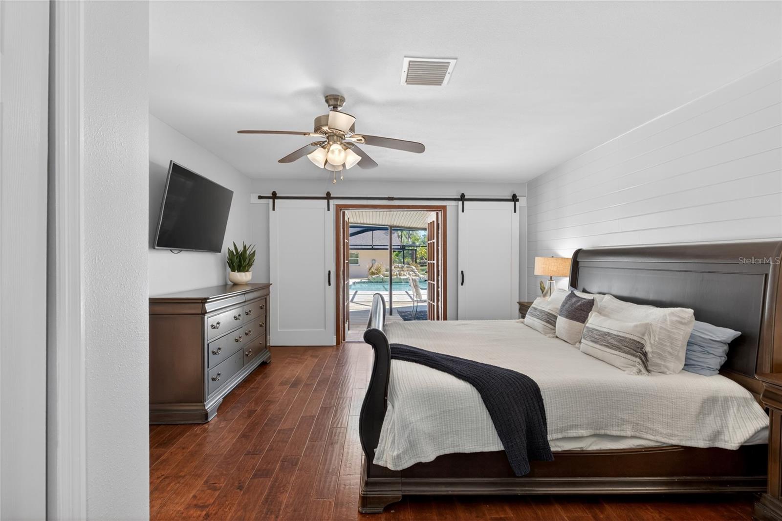 1026 CRYSTAL LAKE RD, LUTZ, FL, 33548