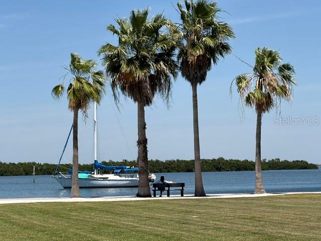 581 ROUNTREE DR, LONGBOAT KEY, FL, 34228