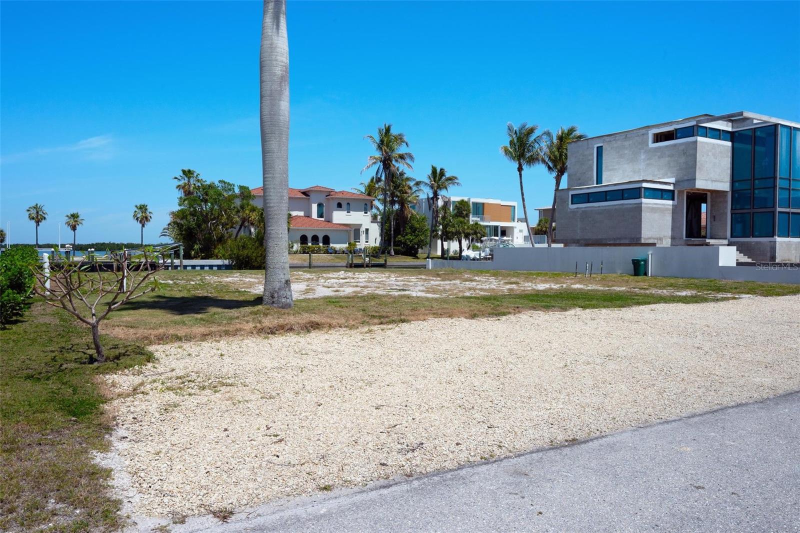 581 ROUNTREE DR, LONGBOAT KEY, FL, 34228