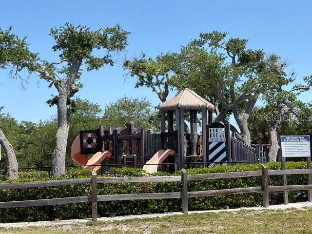 581 ROUNTREE DR, LONGBOAT KEY, FL, 34228