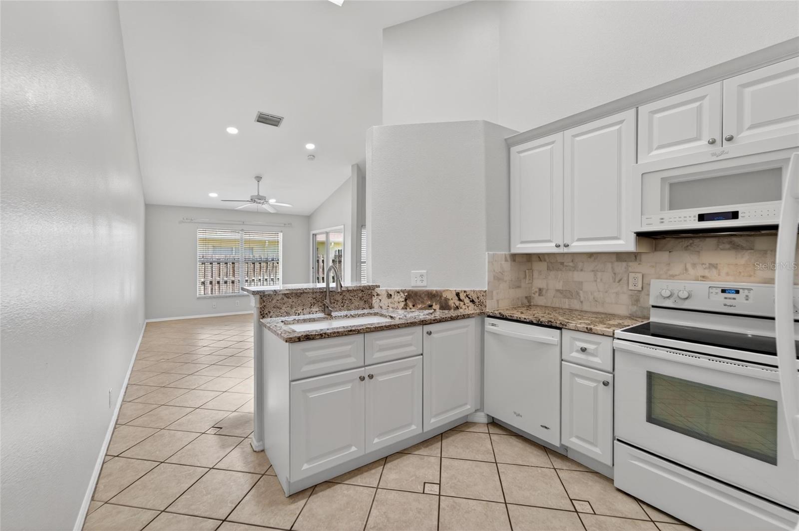 658 GREEN VALLEY RD #B3, PALM HARBOR, FL, 34683