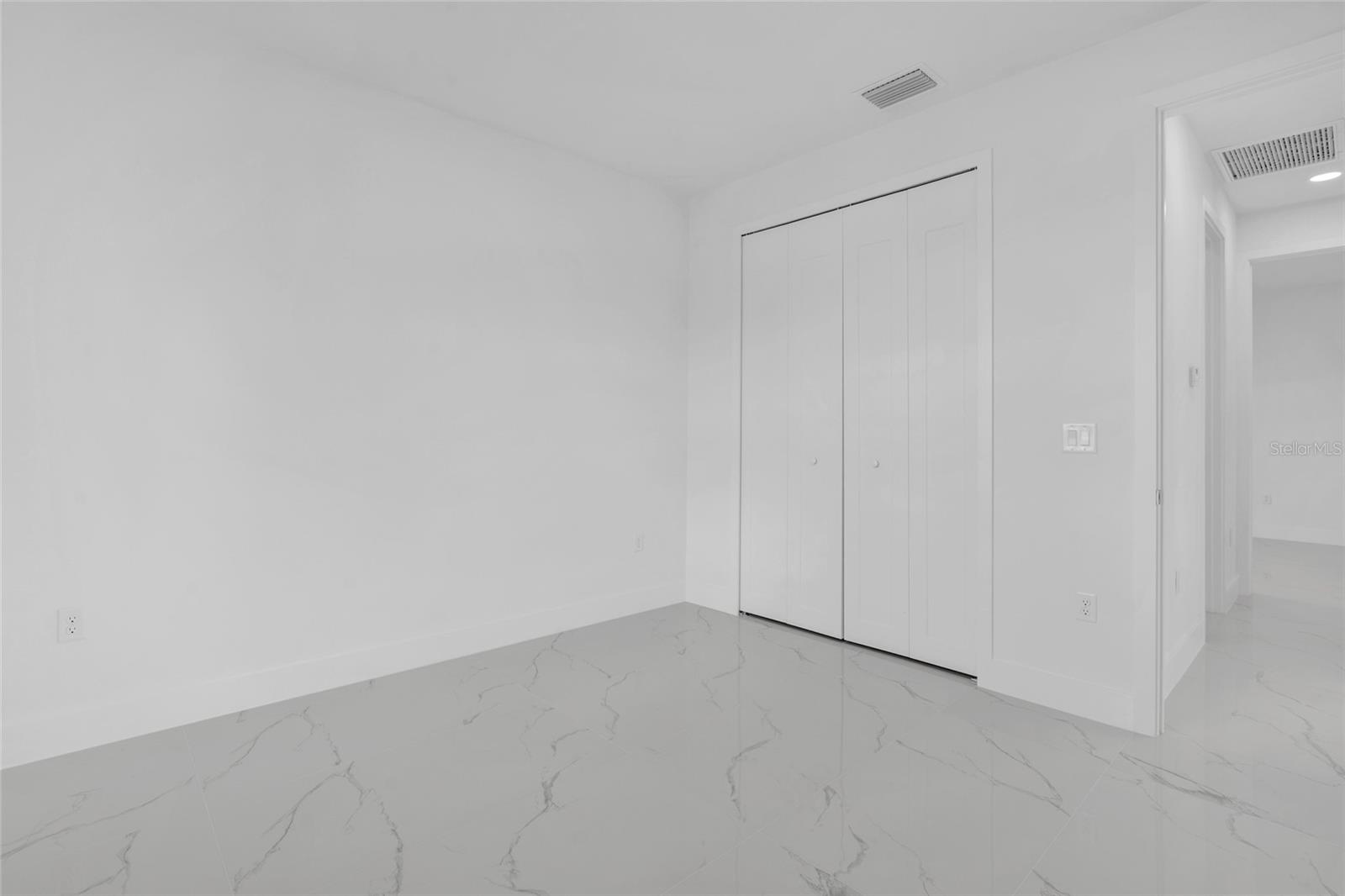 1180 VERNON AVE, PORT CHARLOTTE, FL, 33948