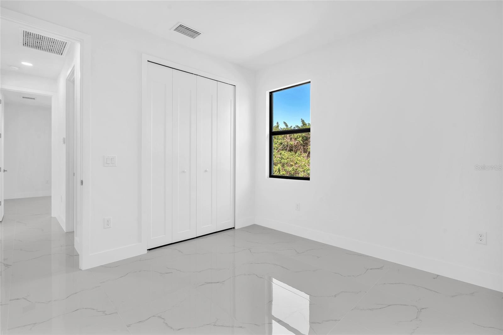 1180 VERNON AVE, PORT CHARLOTTE, FL, 33948