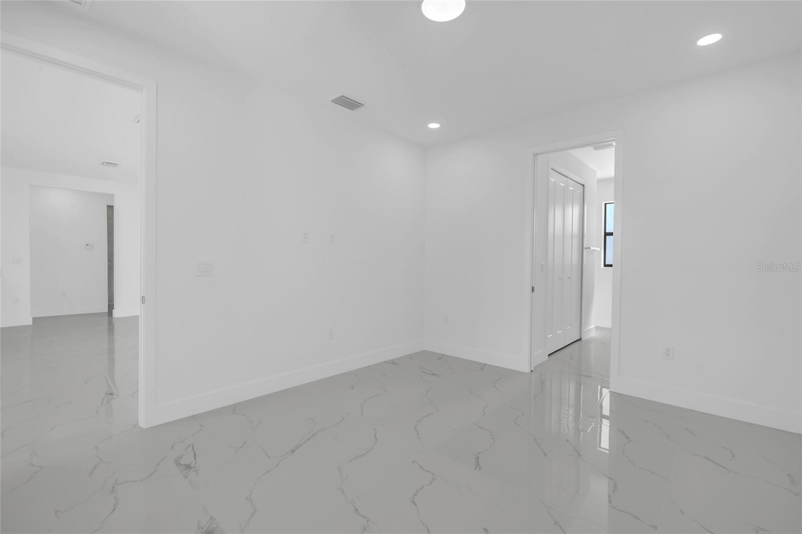 1180 VERNON AVE, PORT CHARLOTTE, FL, 33948