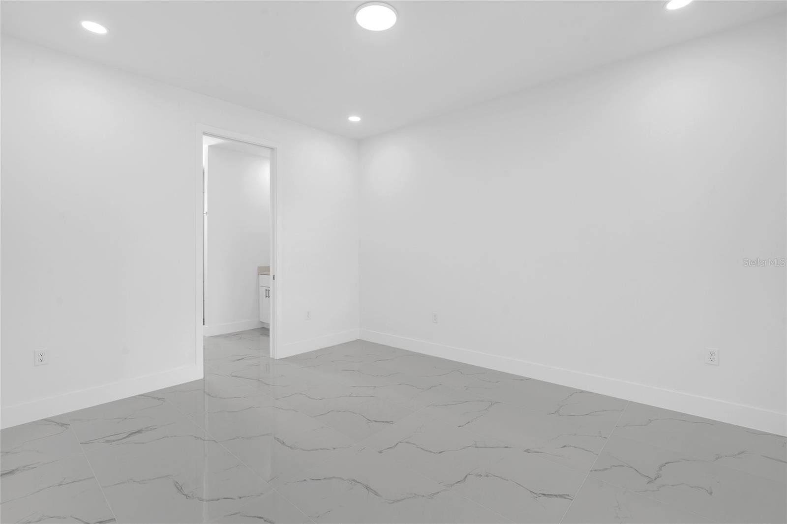 1180 VERNON AVE, PORT CHARLOTTE, FL, 33948