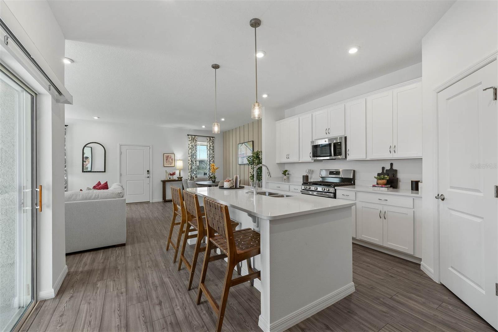 4698 INNER WORLD LN, WESLEY CHAPEL, FL, 33543