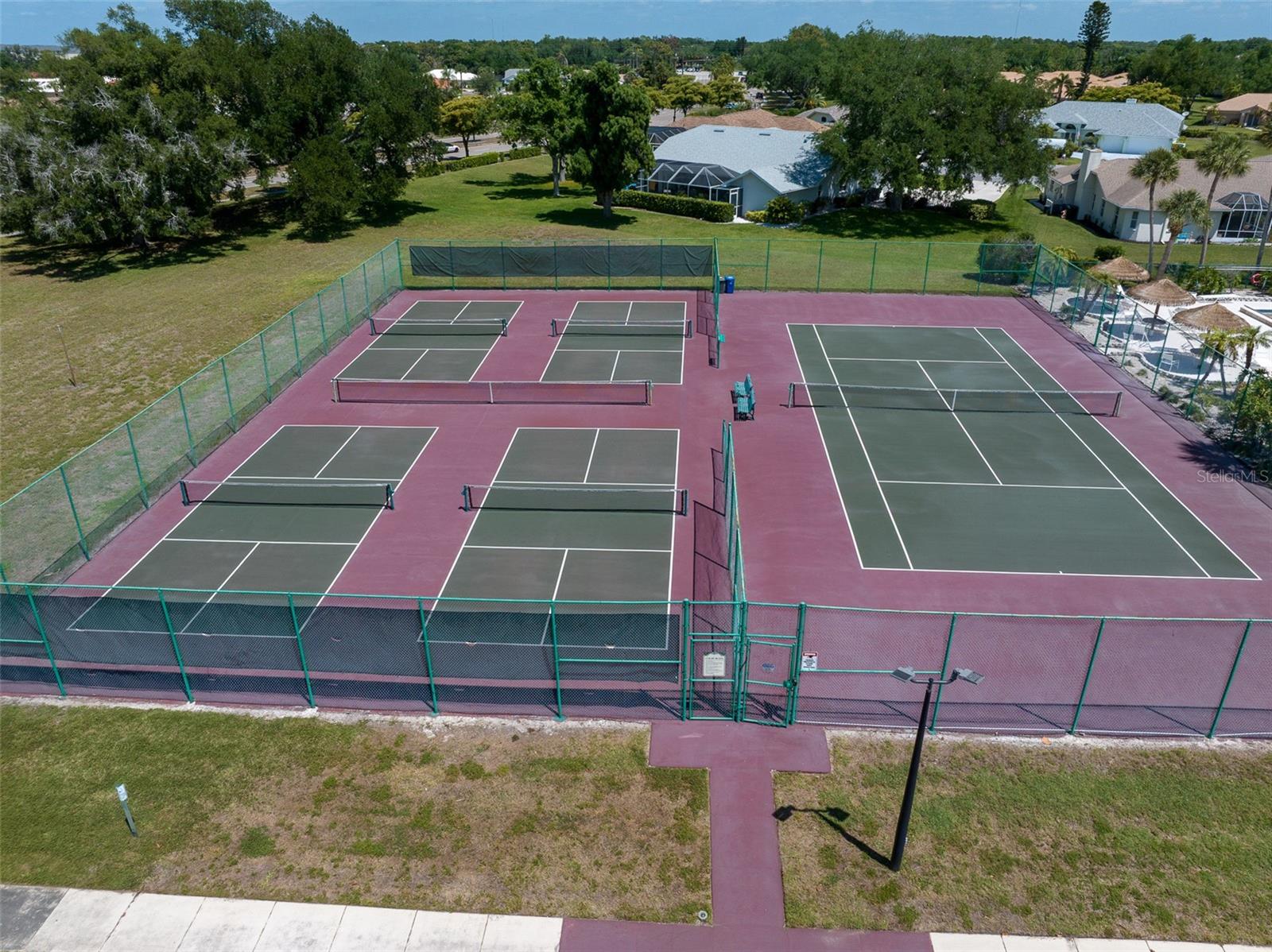 3162 E VILLAGE DR, VENICE, FL, 34293