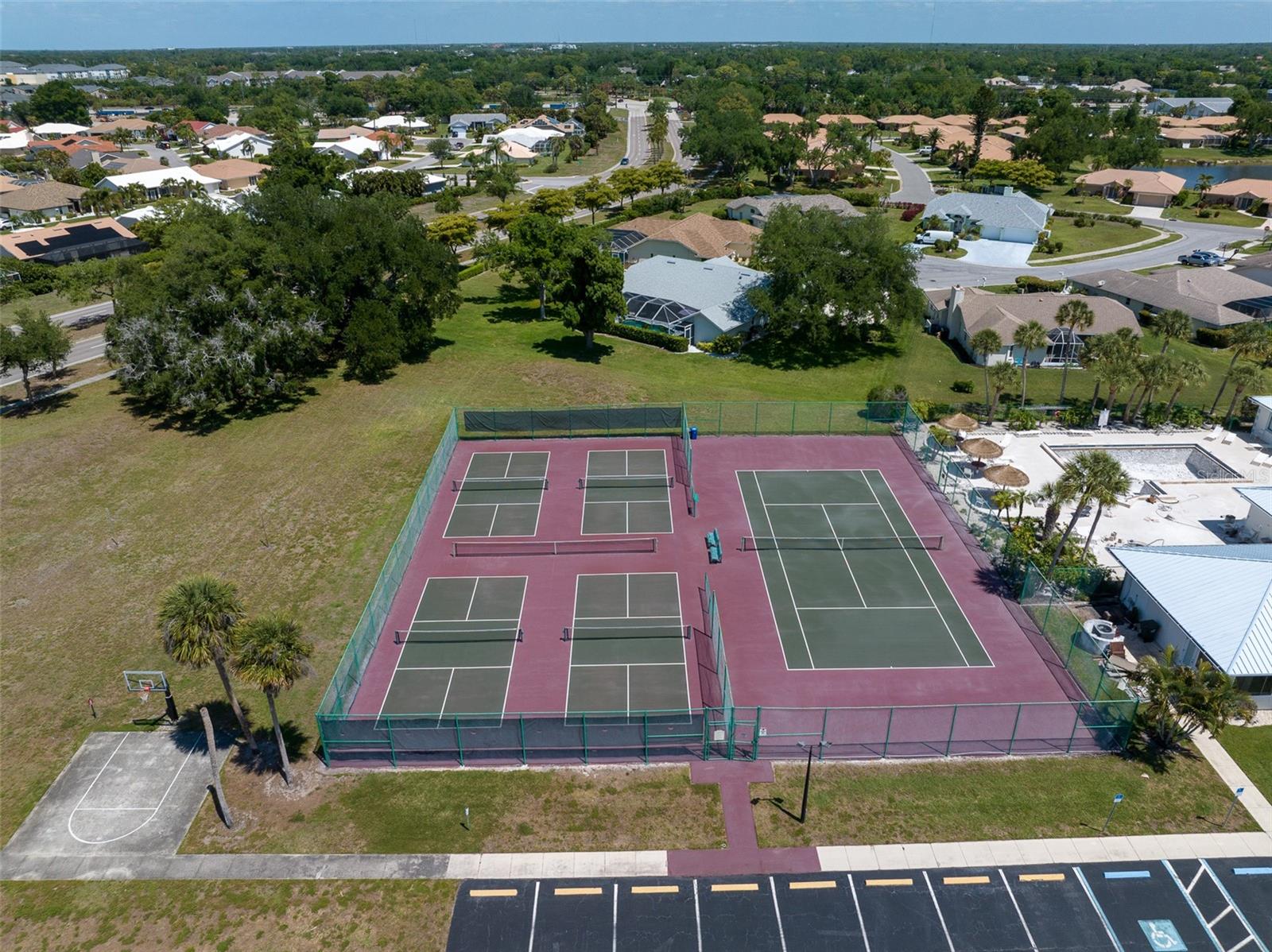 3162 E VILLAGE DR, VENICE, FL, 34293