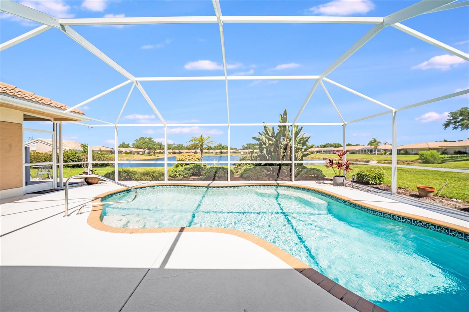 3162 E VILLAGE DR, VENICE, FL, 34293