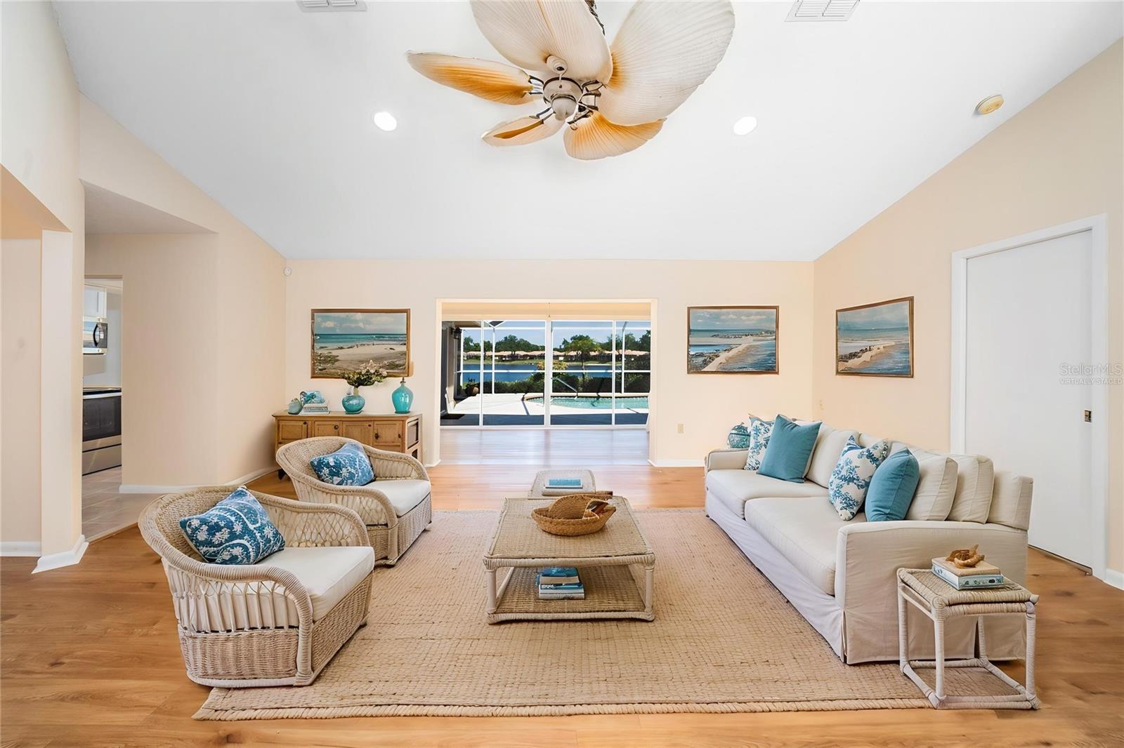 3162 E VILLAGE DR, VENICE, FL, 34293