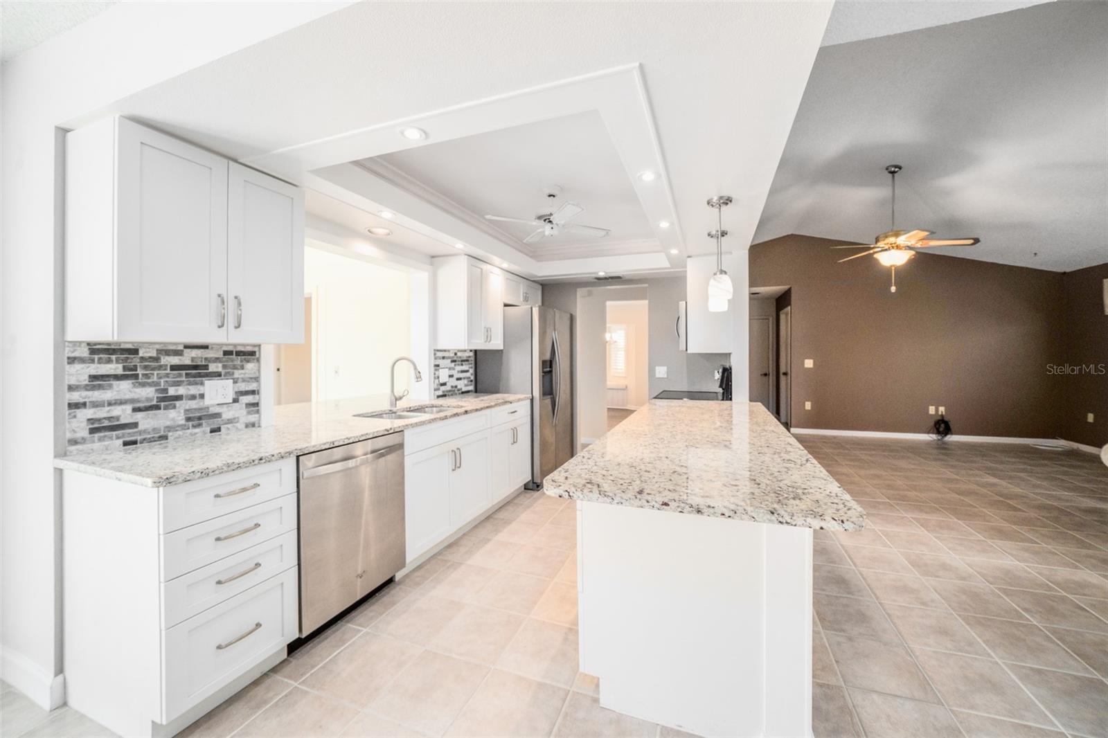 3162 E VILLAGE DR, VENICE, FL, 34293