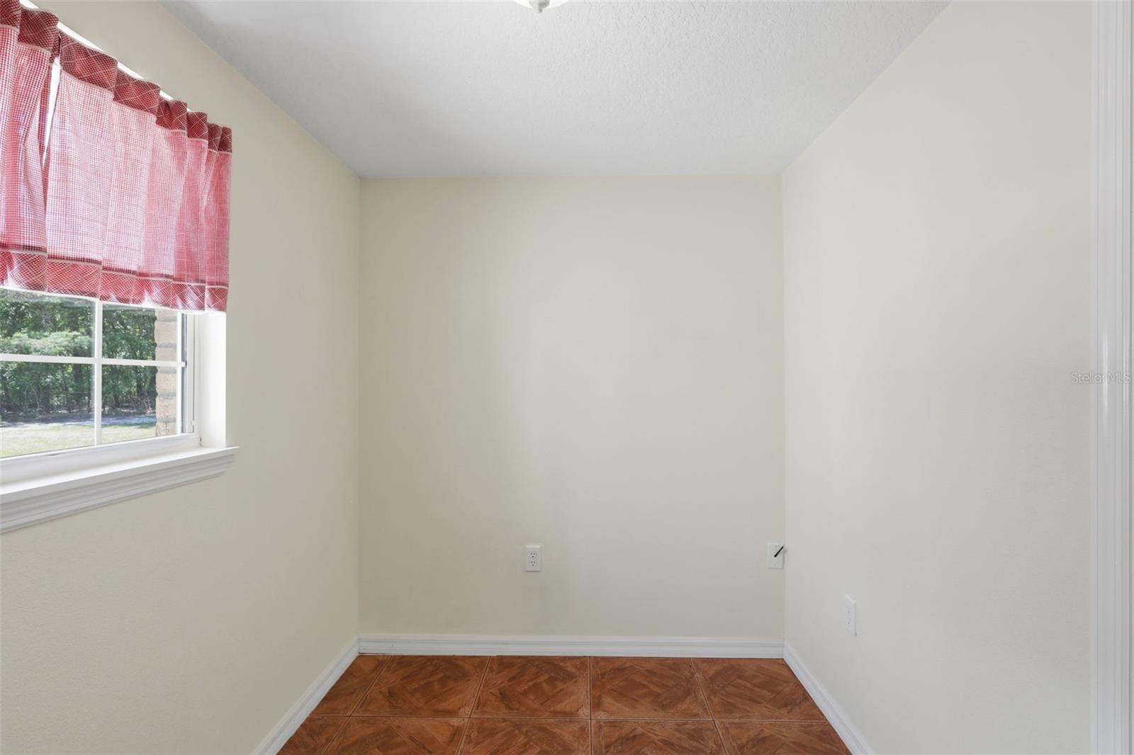 1640 RED DOG RD, DE LEON SPRINGS, FL, 32130