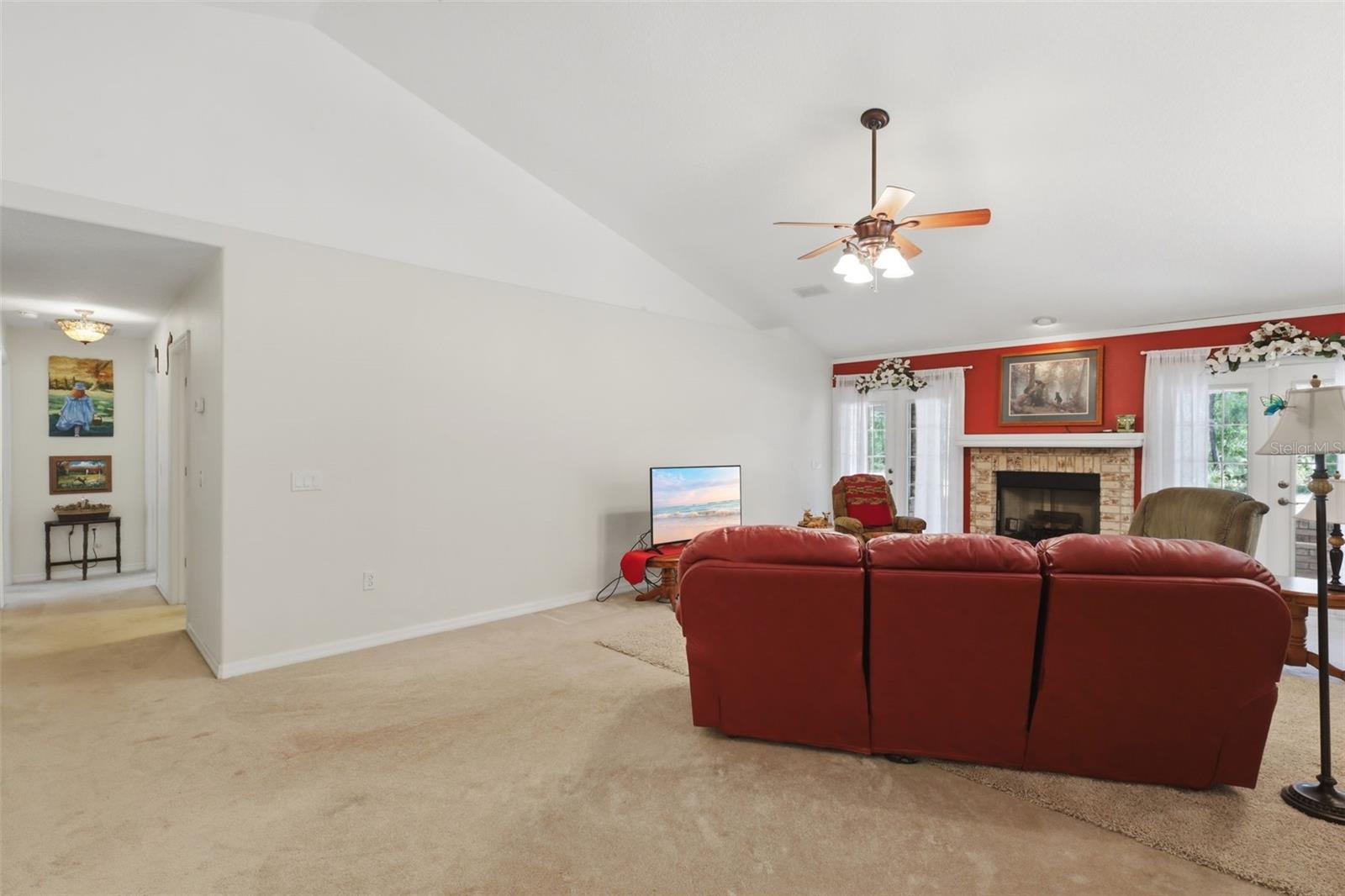 1640 RED DOG RD, DE LEON SPRINGS, FL, 32130