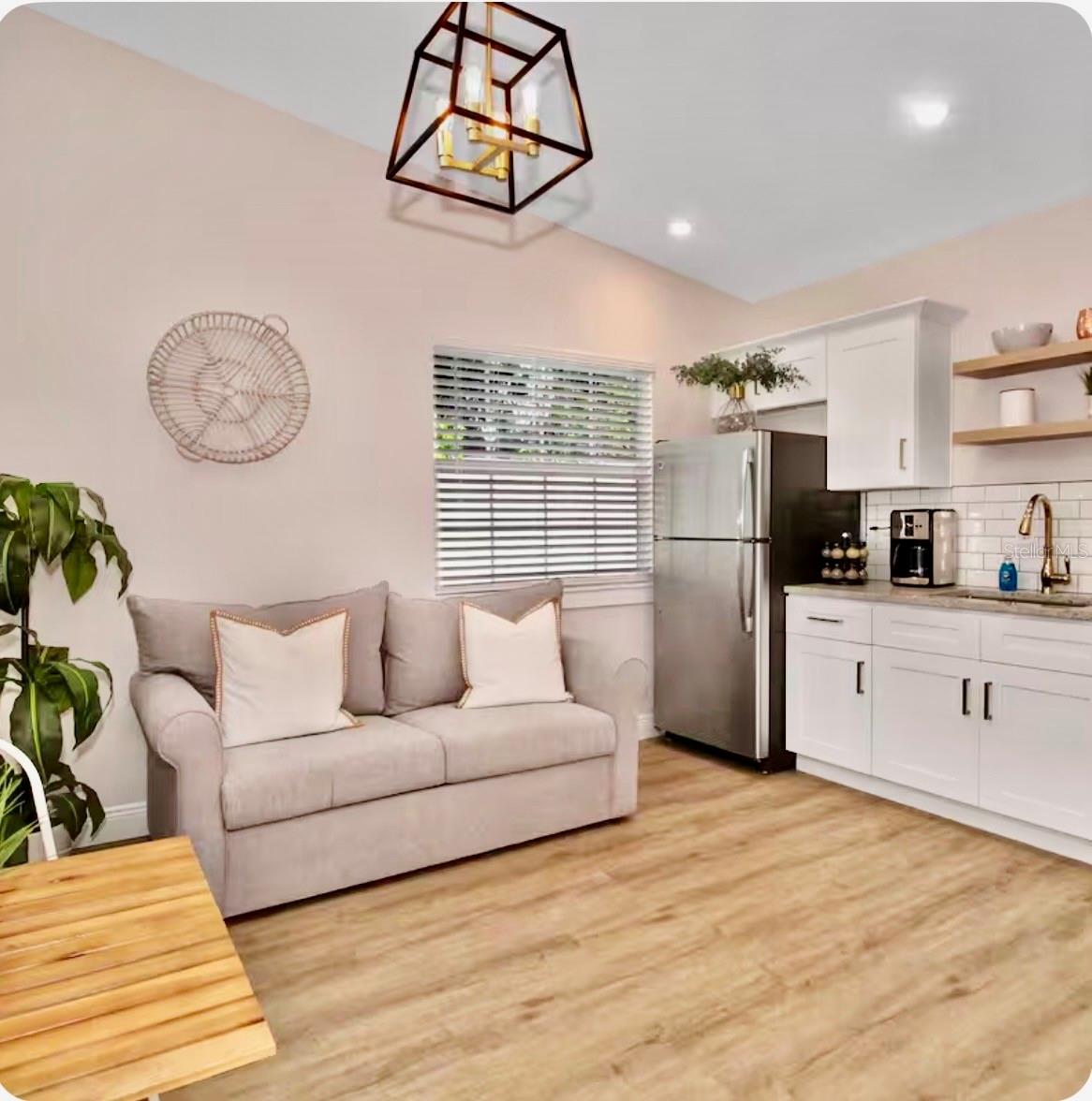 1215 E CURTIS ST, TAMPA, FL, 33603