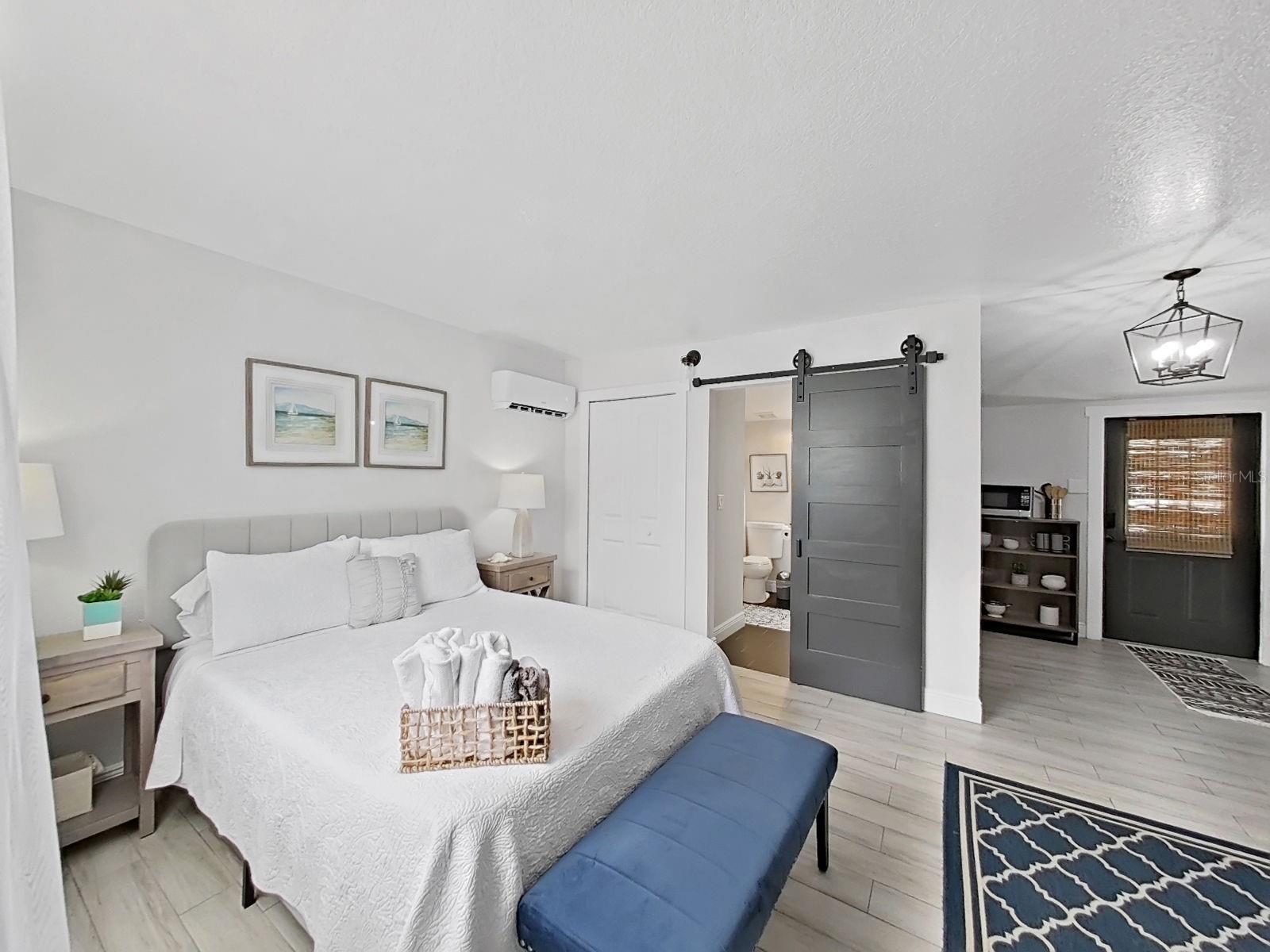 1215 E CURTIS ST, TAMPA, FL, 33603