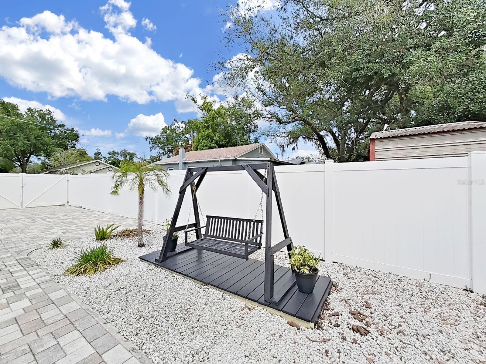 1215 E CURTIS ST, TAMPA, FL, 33603