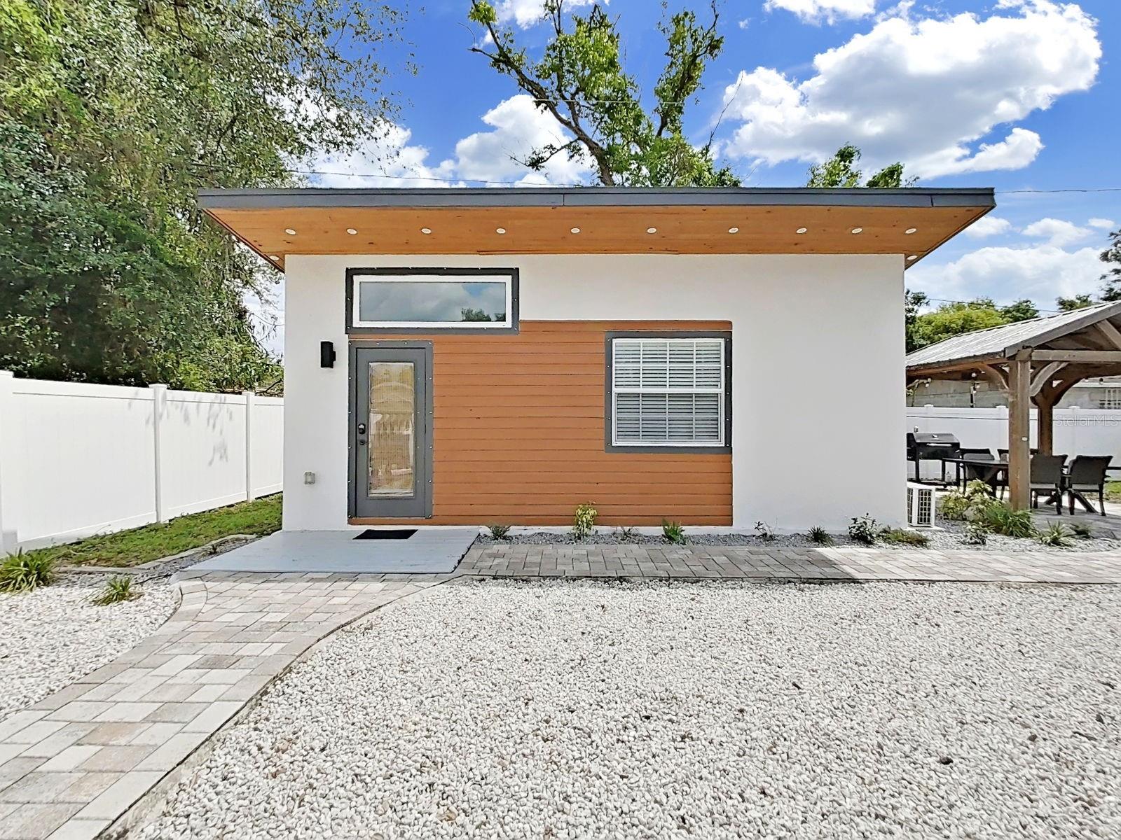 1215 E CURTIS ST, TAMPA, FL, 33603