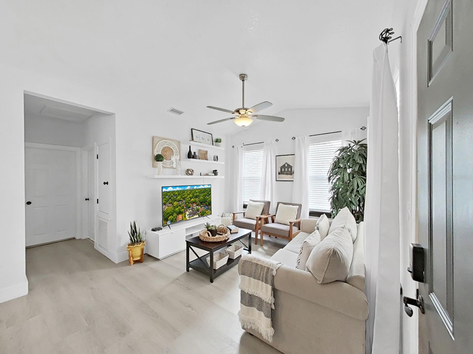 1215 E CURTIS ST, TAMPA, FL, 33603