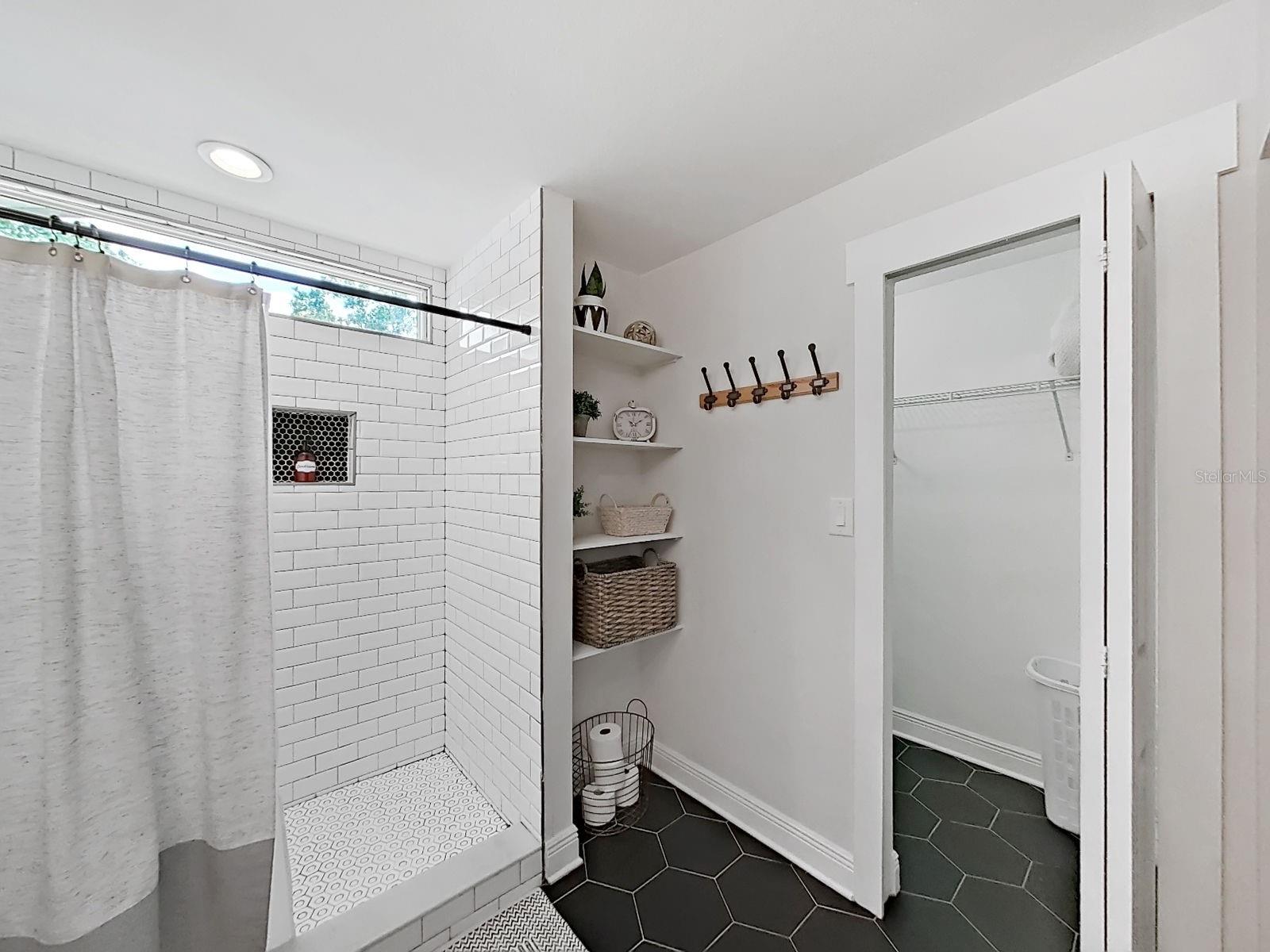 1215 E CURTIS ST, TAMPA, FL, 33603