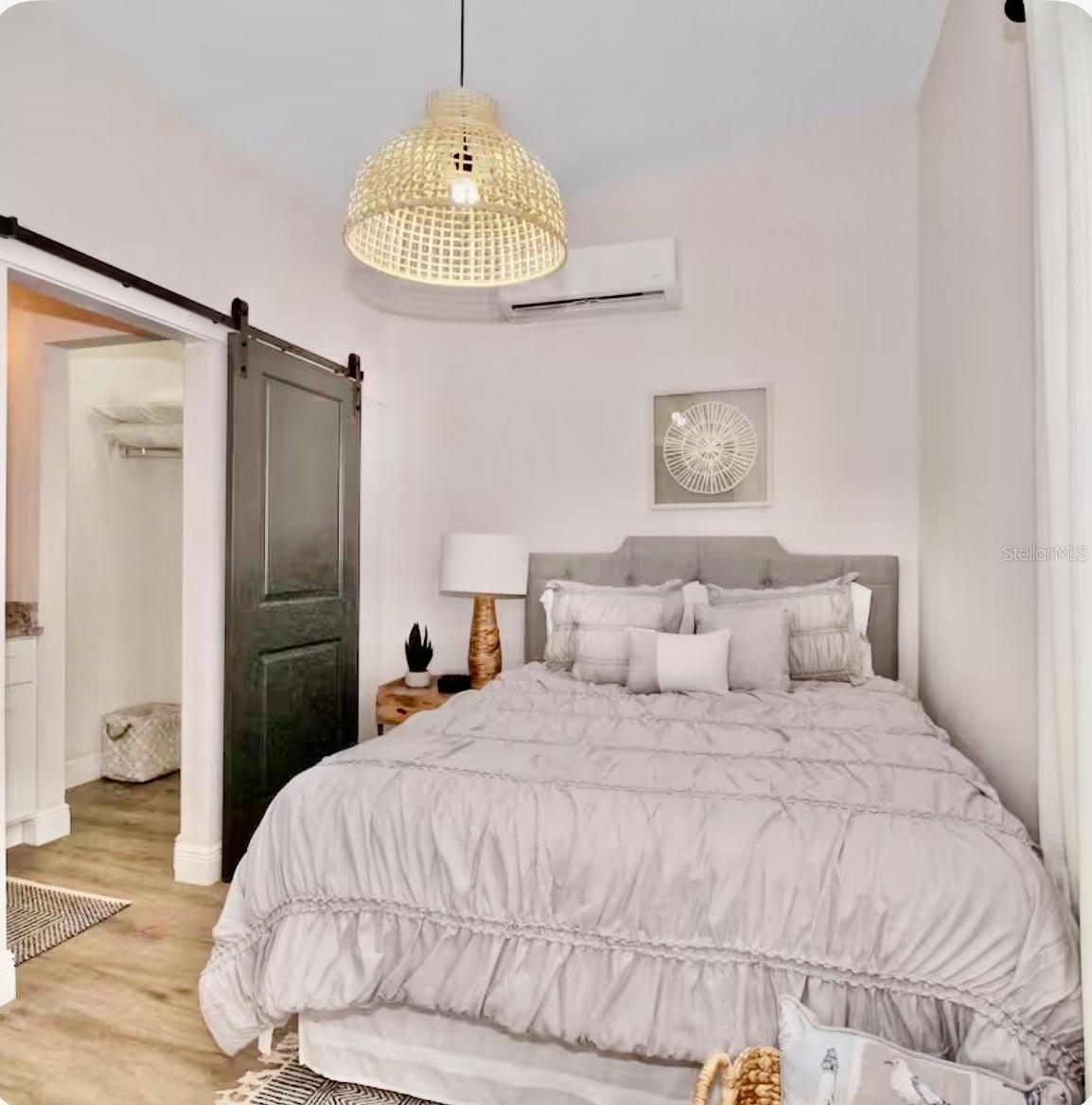 1215 E CURTIS ST, TAMPA, FL, 33603