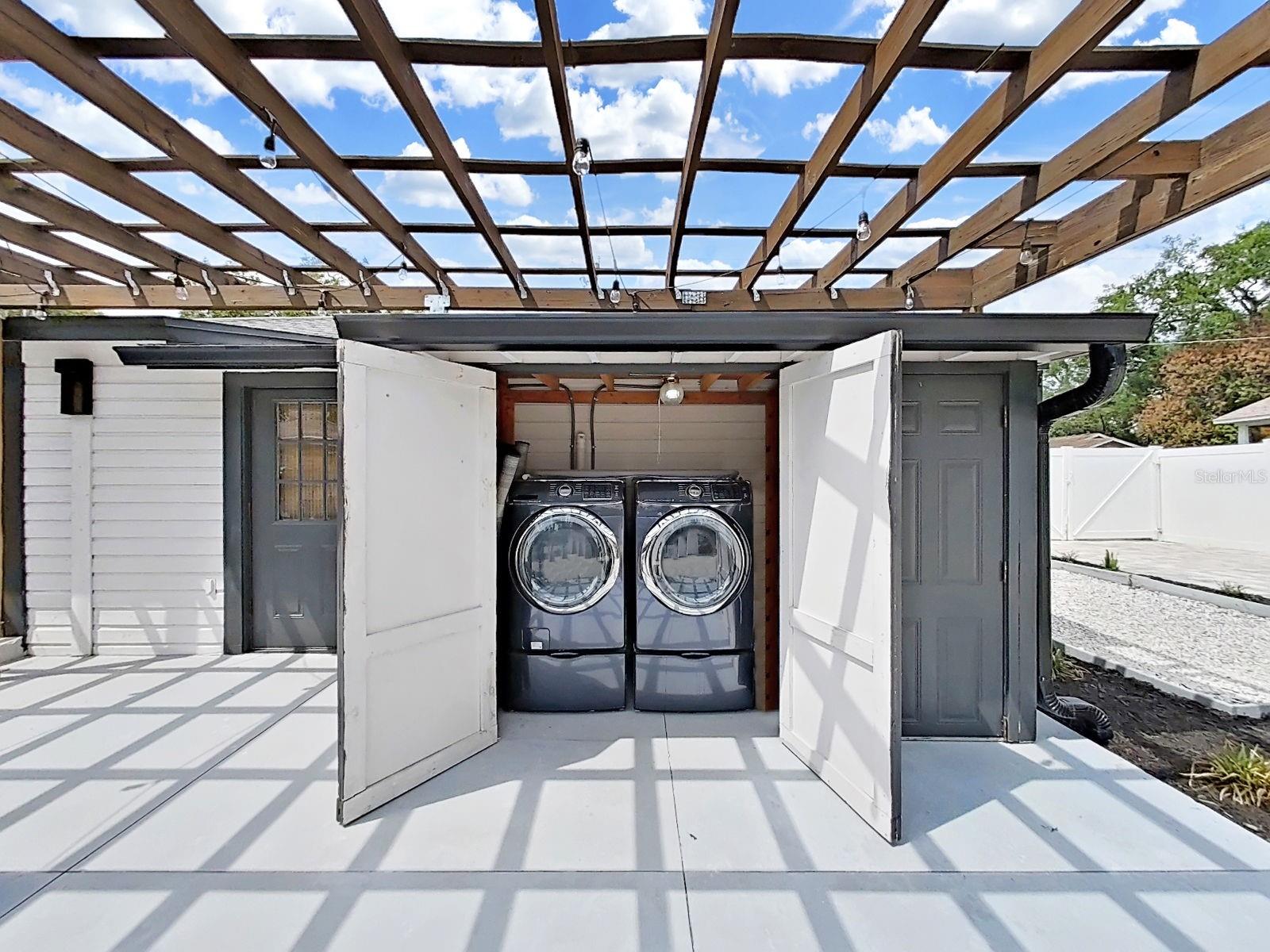 1215 E CURTIS ST, TAMPA, FL, 33603