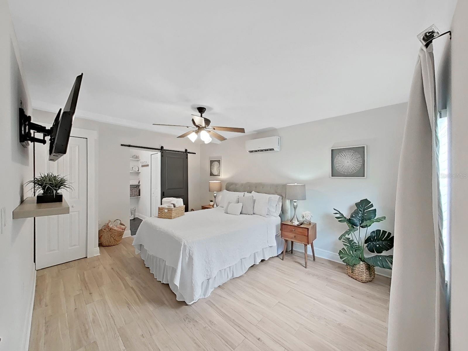 1215 E CURTIS ST, TAMPA, FL, 33603