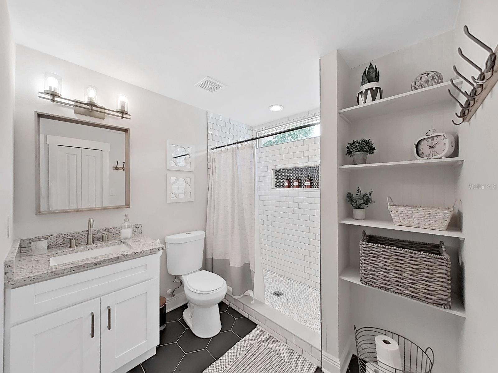 1215 E CURTIS ST, TAMPA, FL, 33603