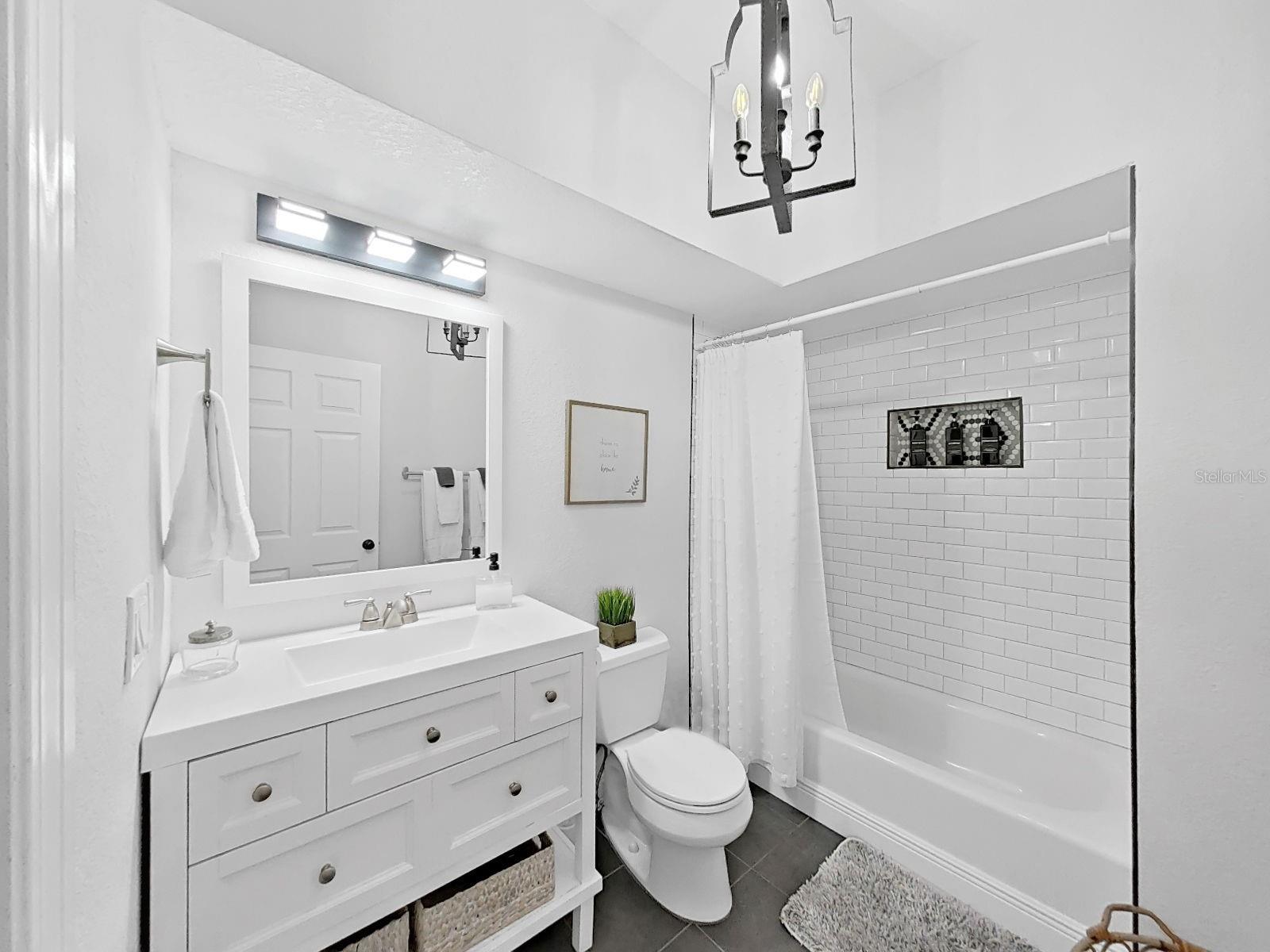 1215 E CURTIS ST, TAMPA, FL, 33603