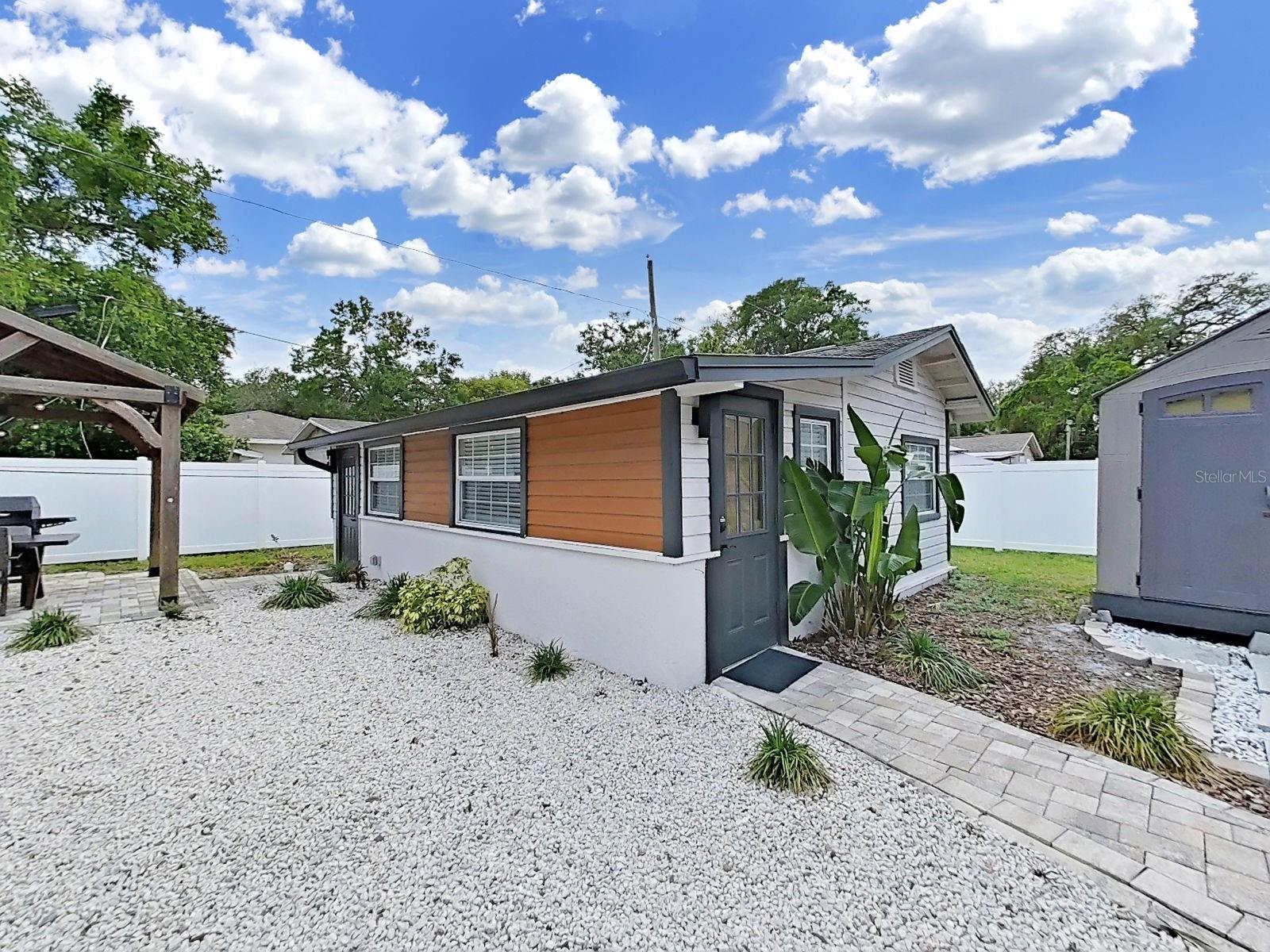 1215 E CURTIS ST, TAMPA, FL, 33603