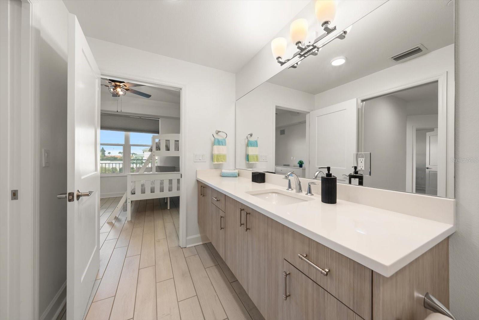 125 ISLAND WAY #402, CLEARWATER BEACH, FL, 33767