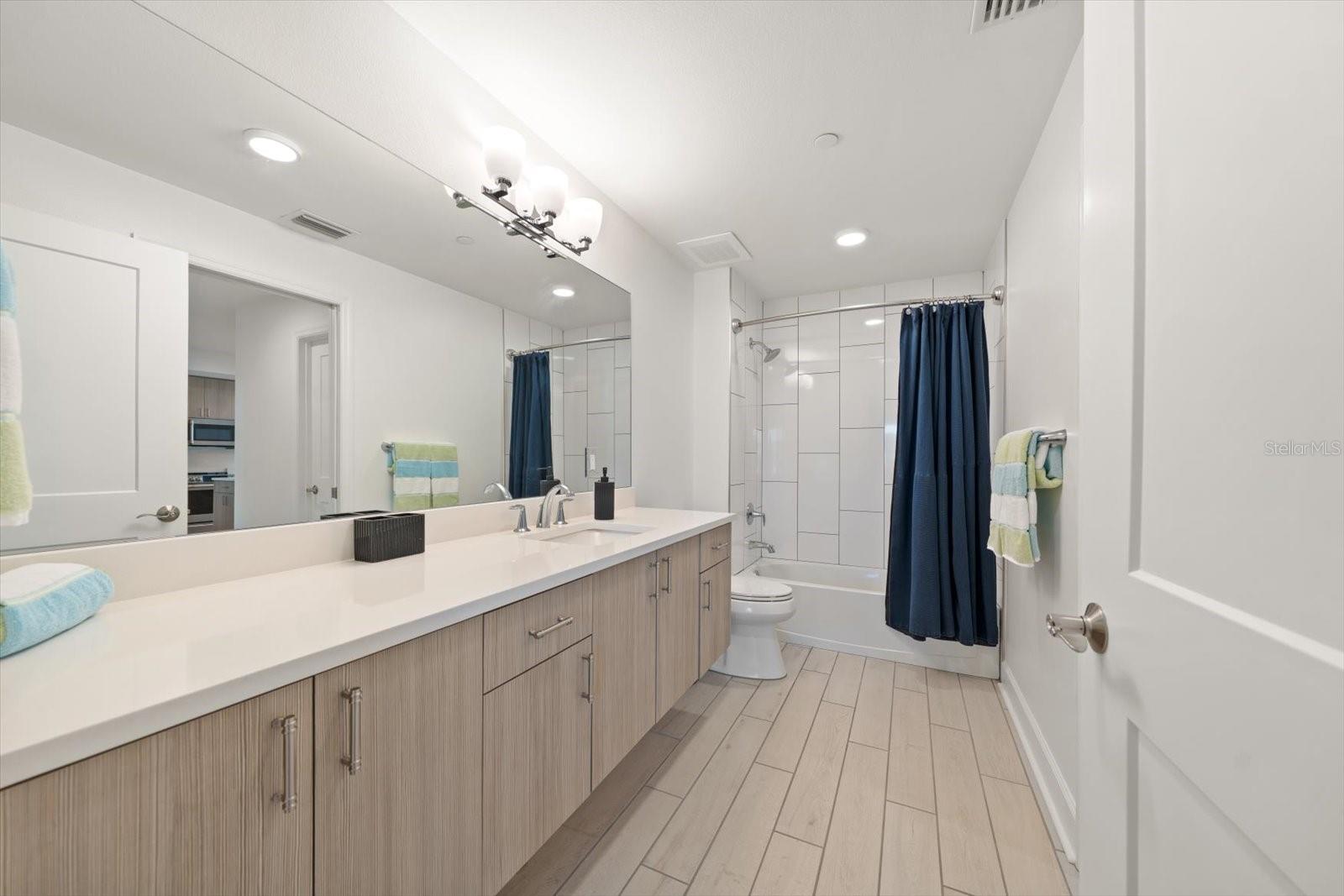 125 ISLAND WAY #402, CLEARWATER BEACH, FL, 33767