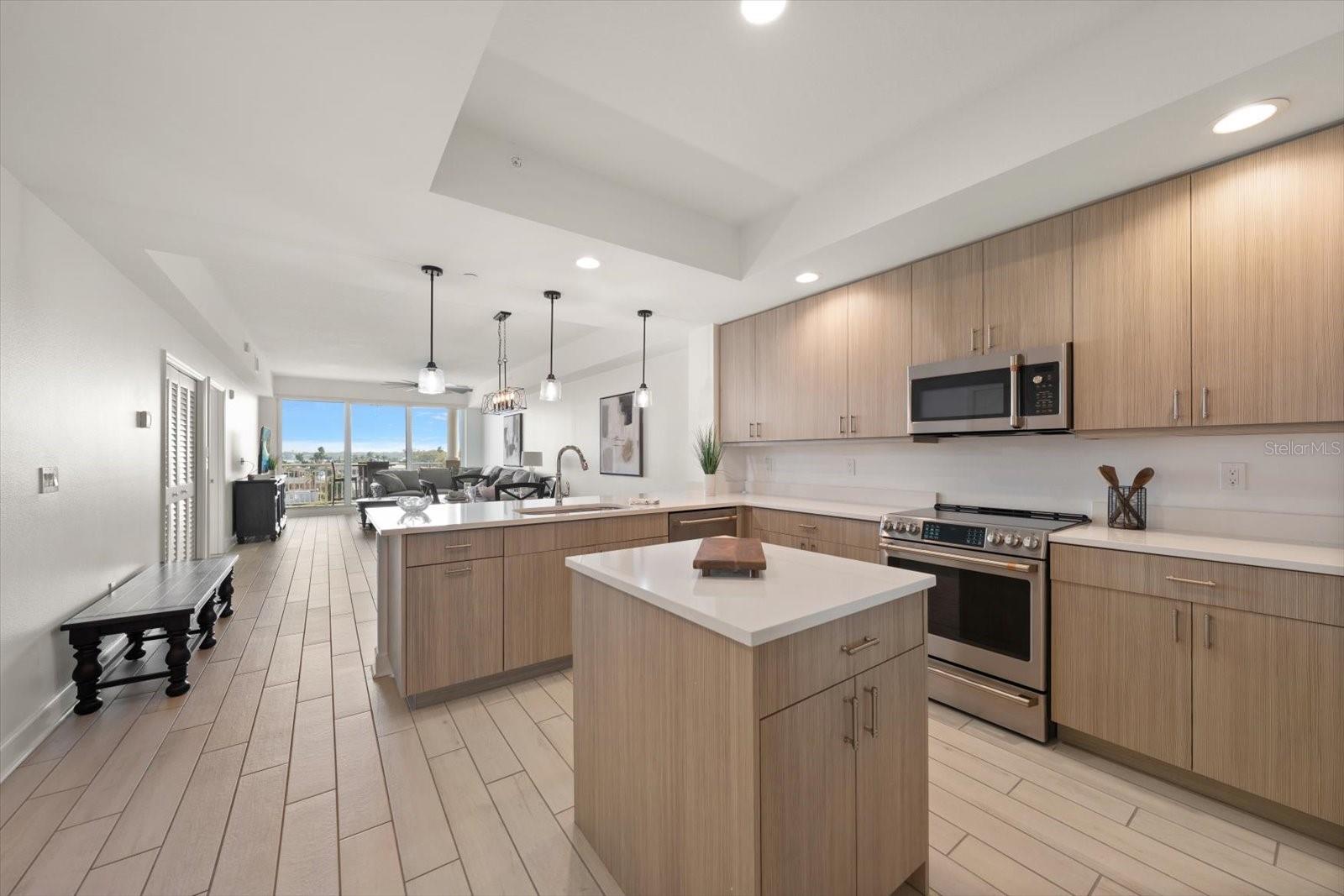 125 ISLAND WAY #402, CLEARWATER BEACH, FL, 33767