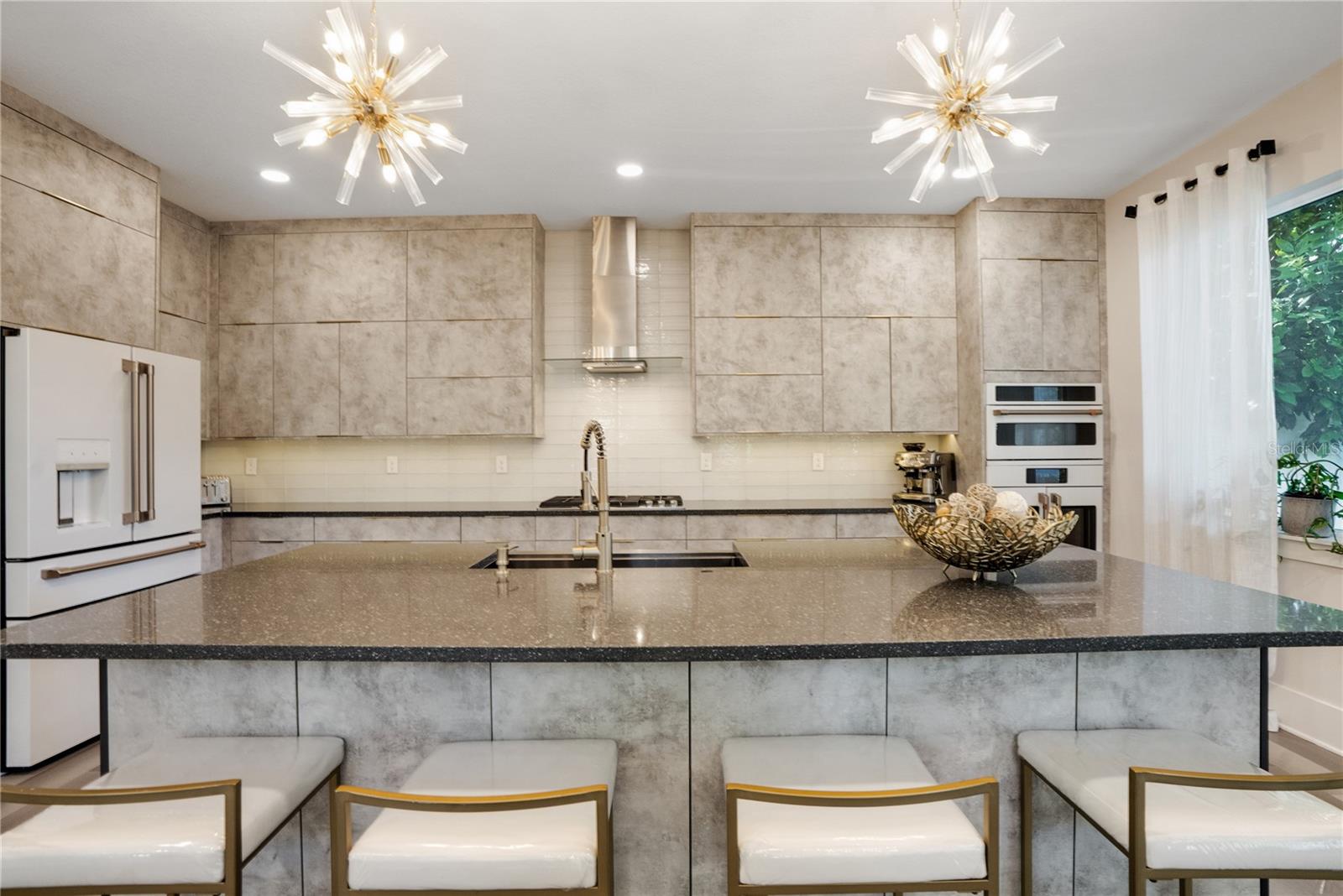 2140 CATALINA DR, CLEARWATER, FL, 33764