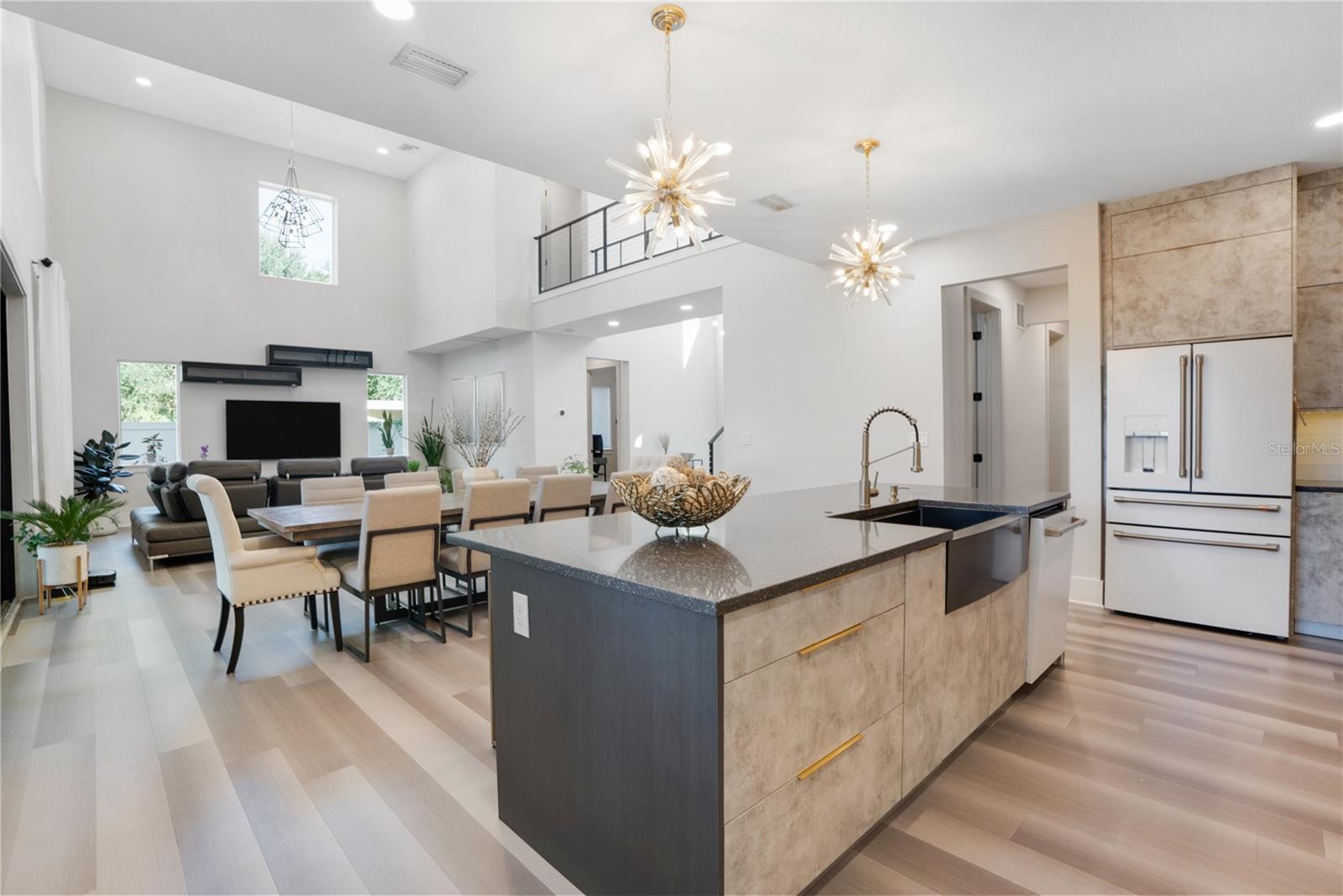 2140 CATALINA DR, CLEARWATER, FL, 33764