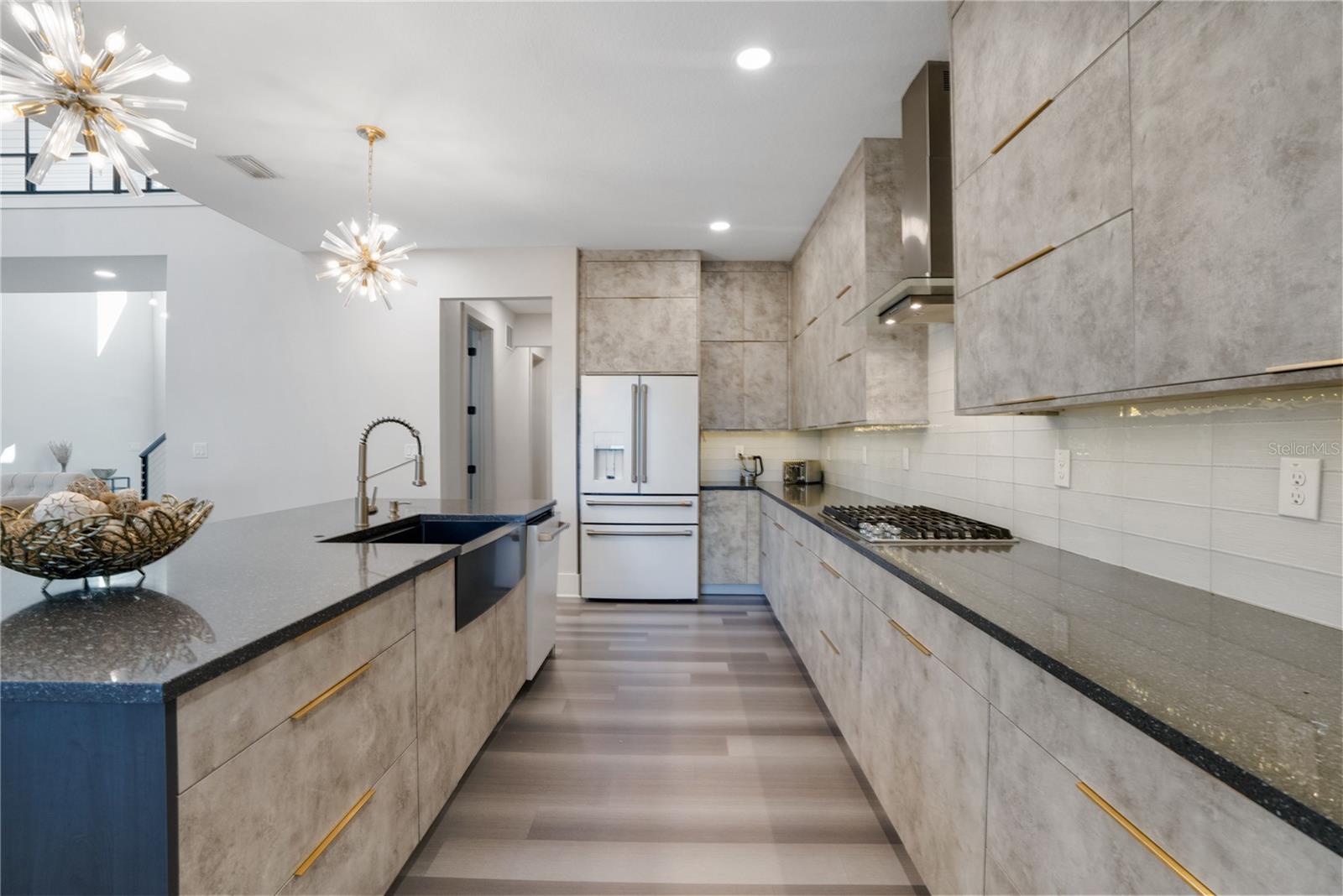 2140 CATALINA DR, CLEARWATER, FL, 33764